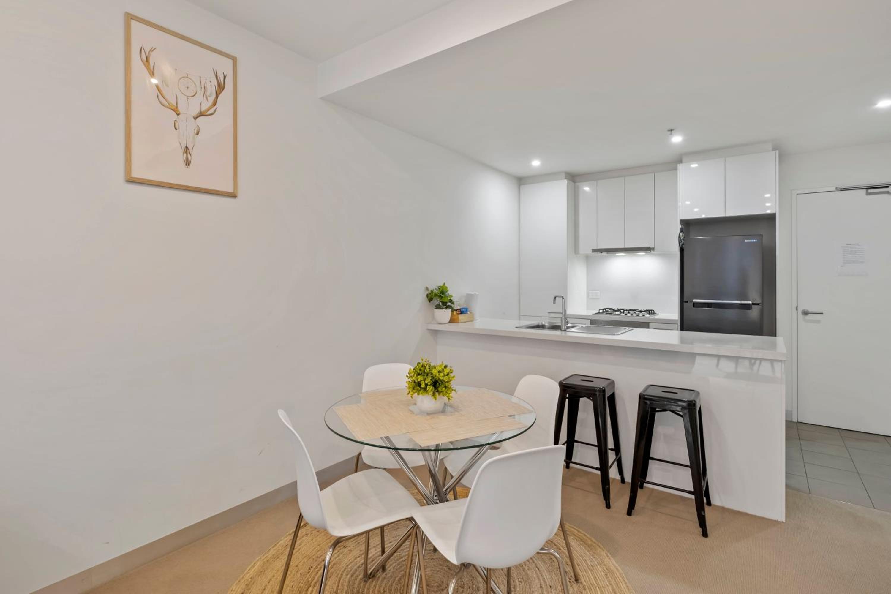 Southbank Apartment with Skyline View: 5-Min Walk to CROWN Casino