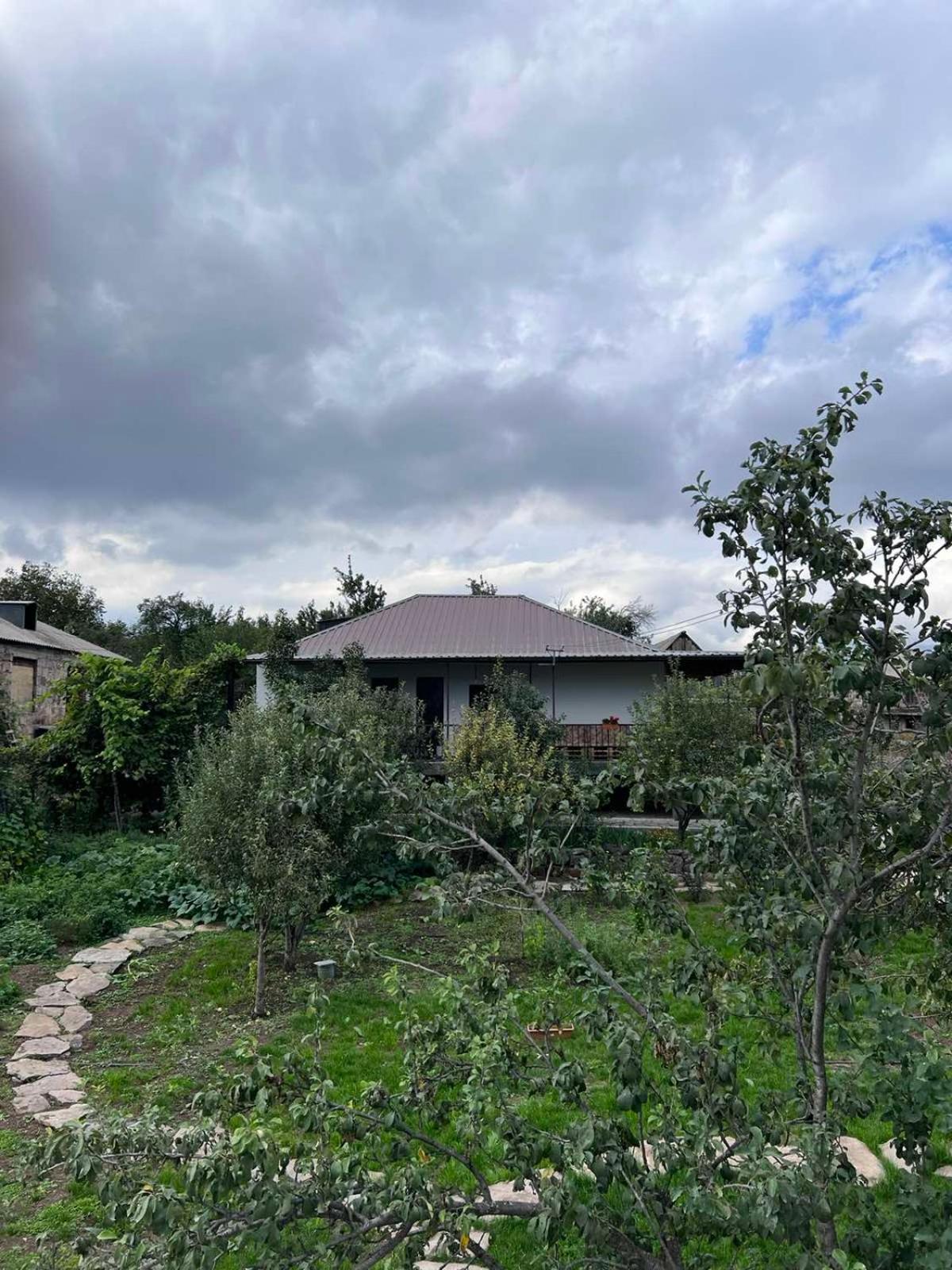 Green Agarak Guest House near Dendropark, Stepanavan