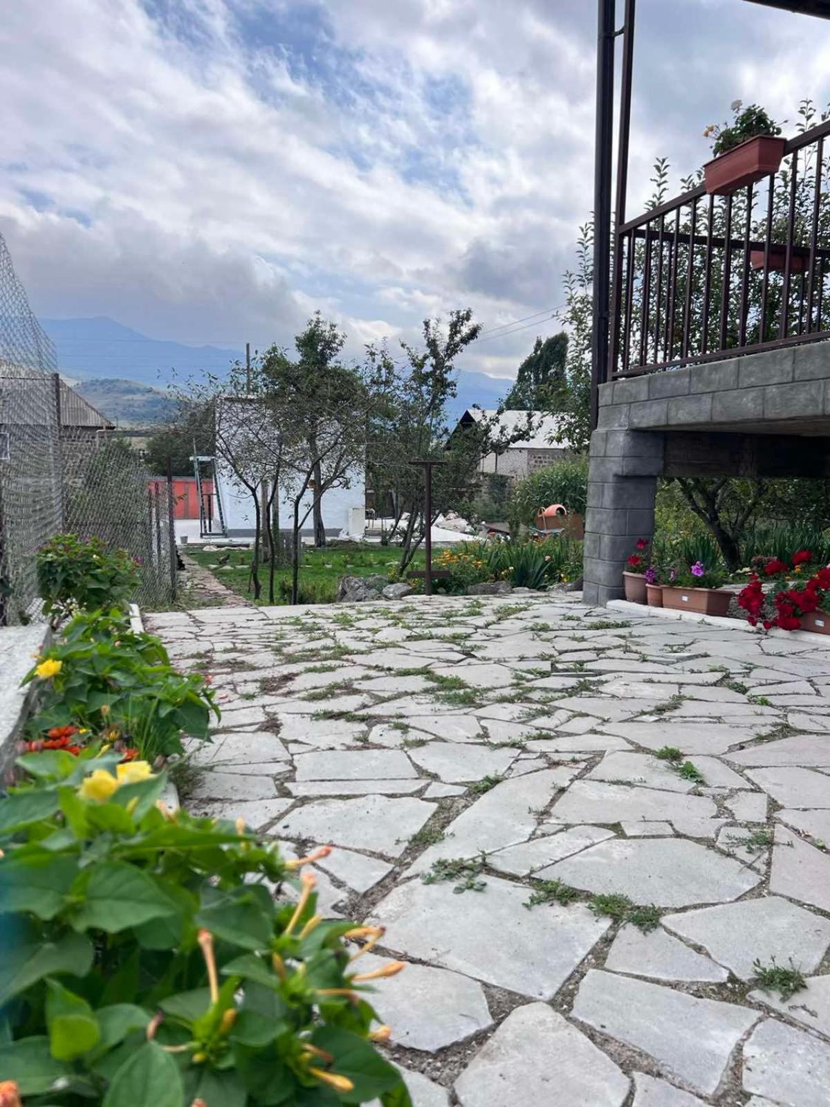Green Agarak Guest House near Dendropark, Stepanavan