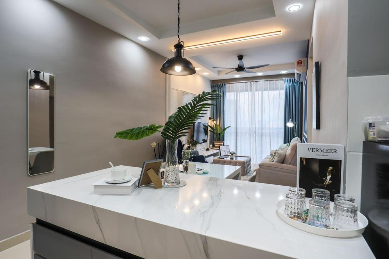 7mins to Mid Valley Central Of Old Klang Road By Nexx Field