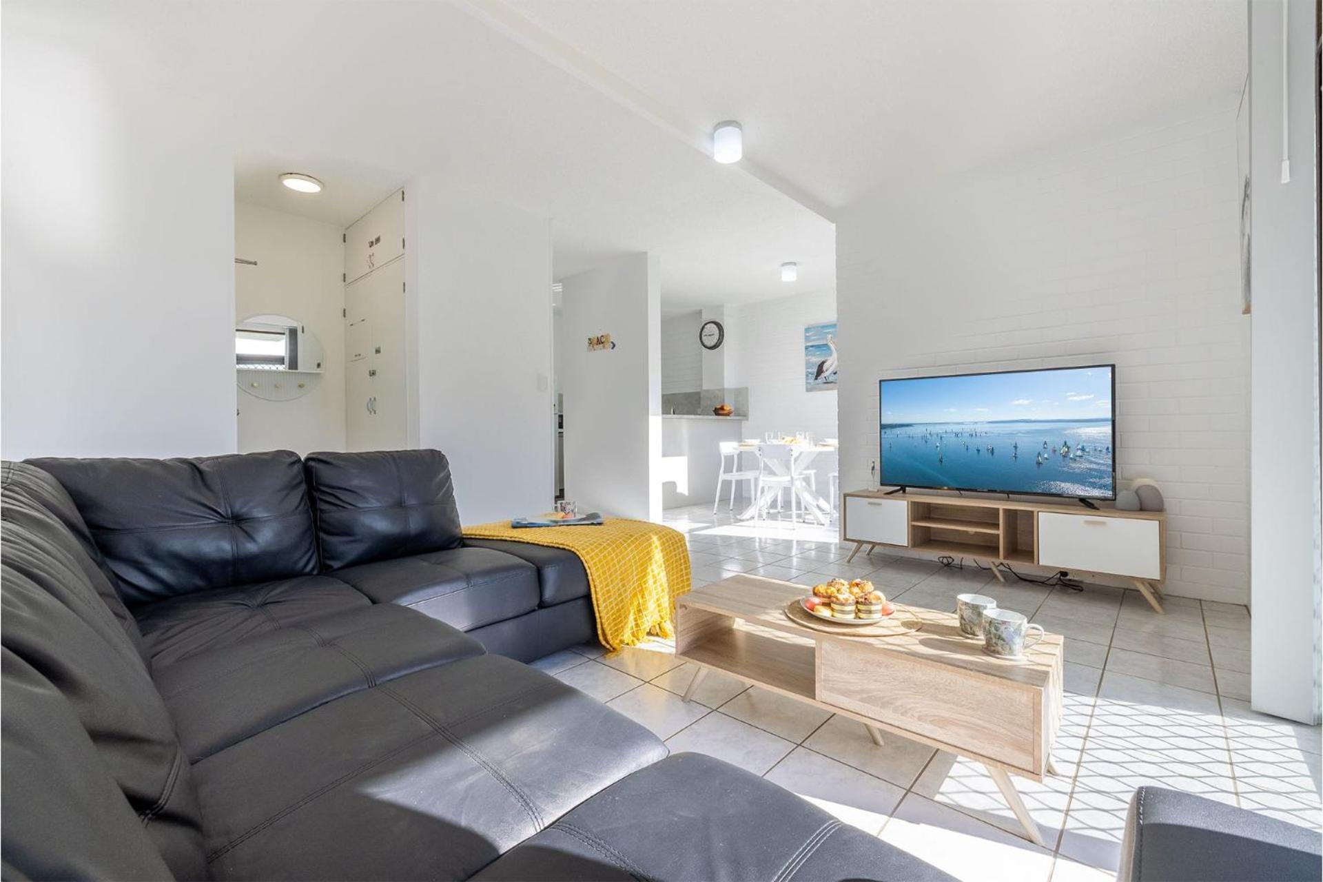 Villa Ellisa, 1 10 Columbia Cl -ground floor unit with beautiful water views & across from the water
