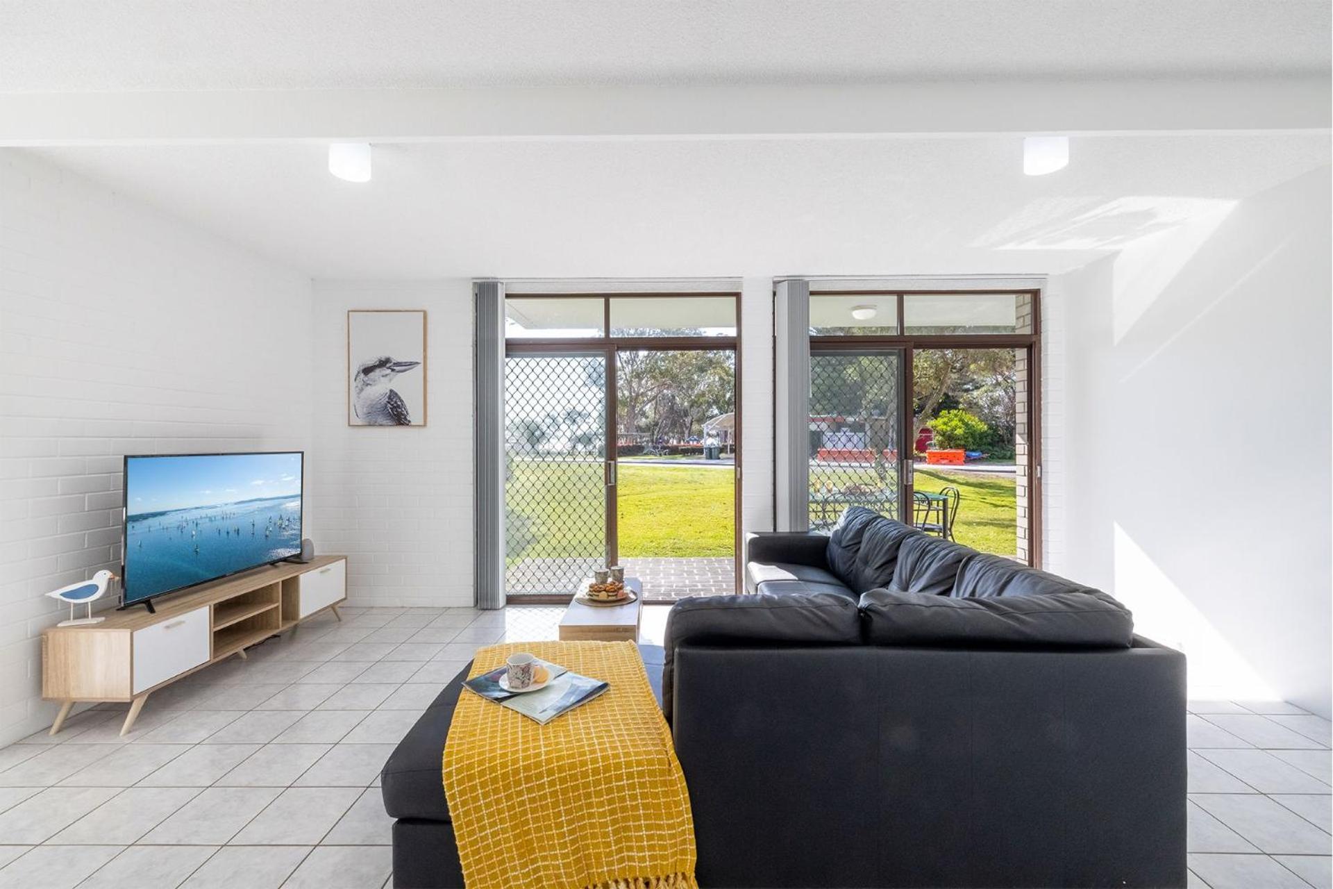 Villa Ellisa, 1 10 Columbia Cl -ground floor unit with beautiful water views & across from the water