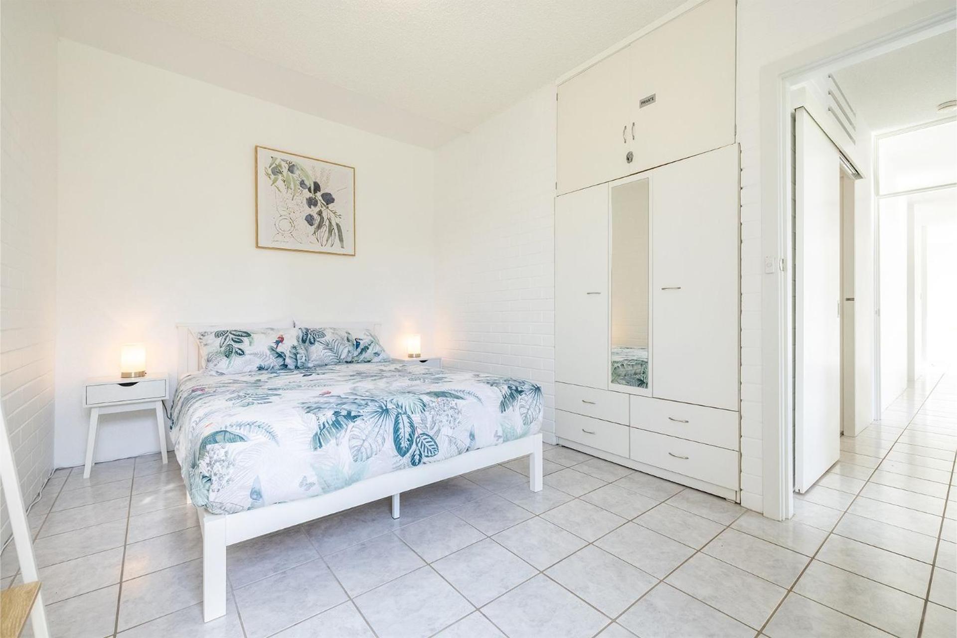 Villa Ellisa, 1 10 Columbia Cl -ground floor unit with beautiful water views & across from the water