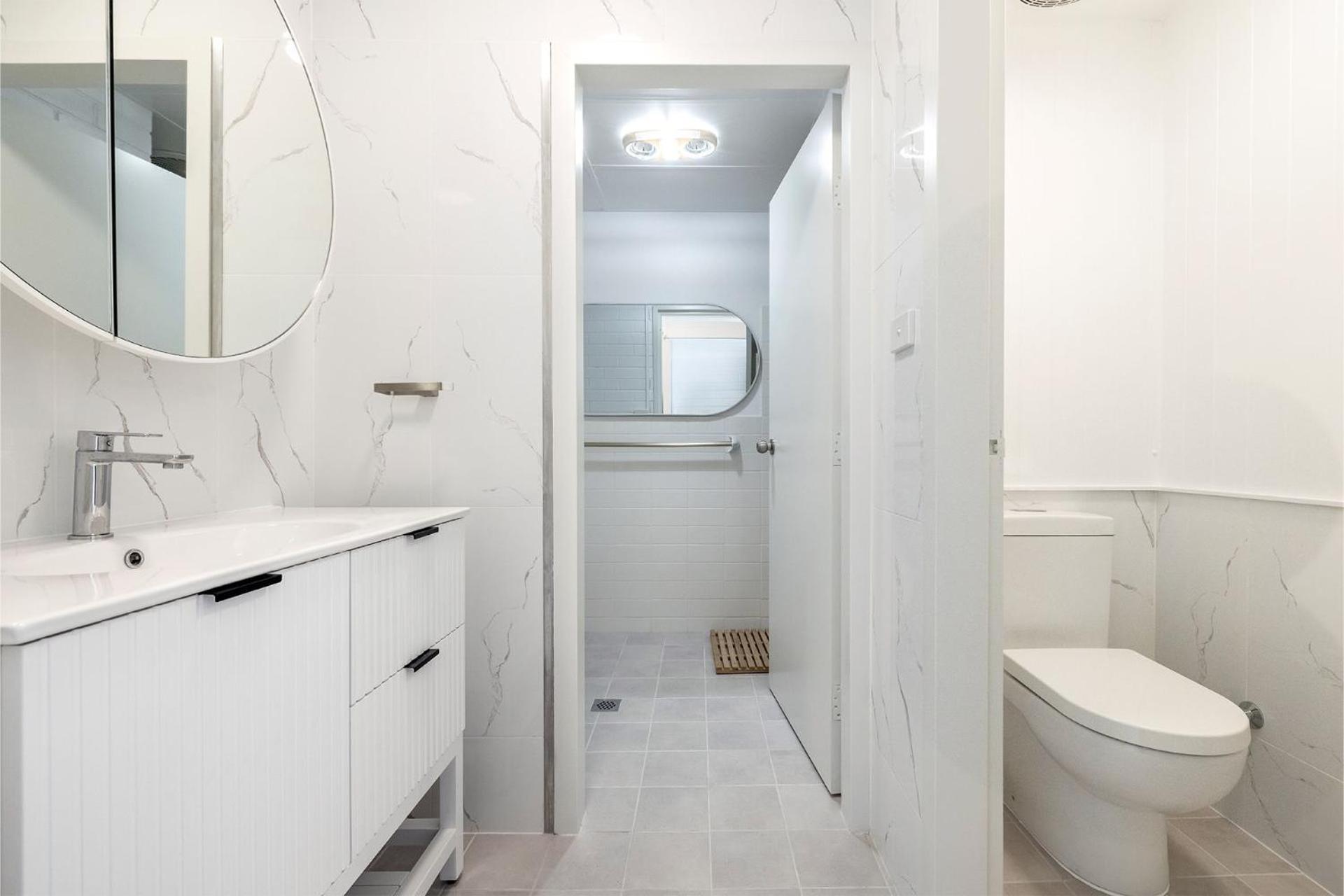 Villa Ellisa, 1 10 Columbia Cl -ground floor unit with beautiful water views & across from the water