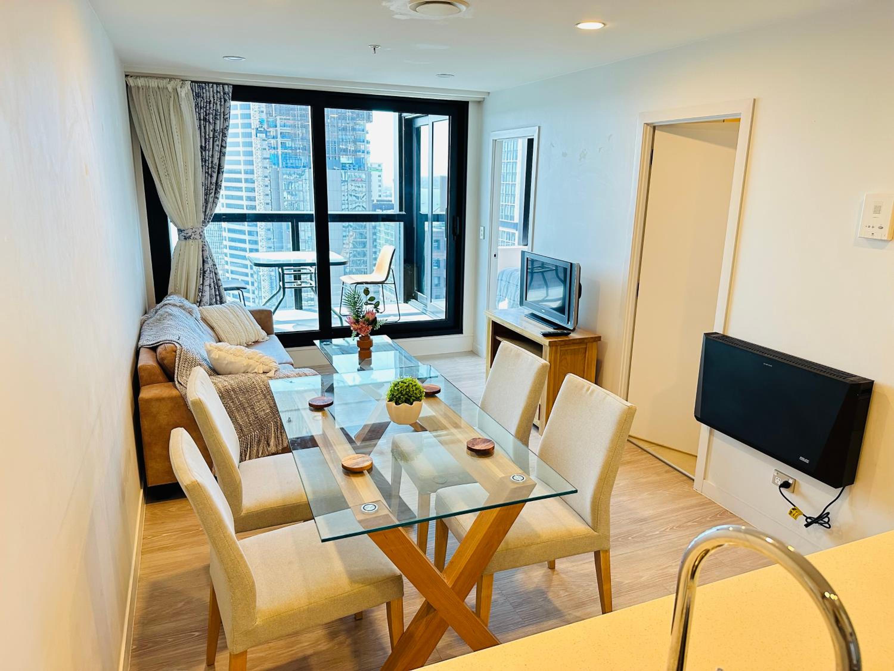 Spacious magnificent sea views front of Sky tower — Auckland