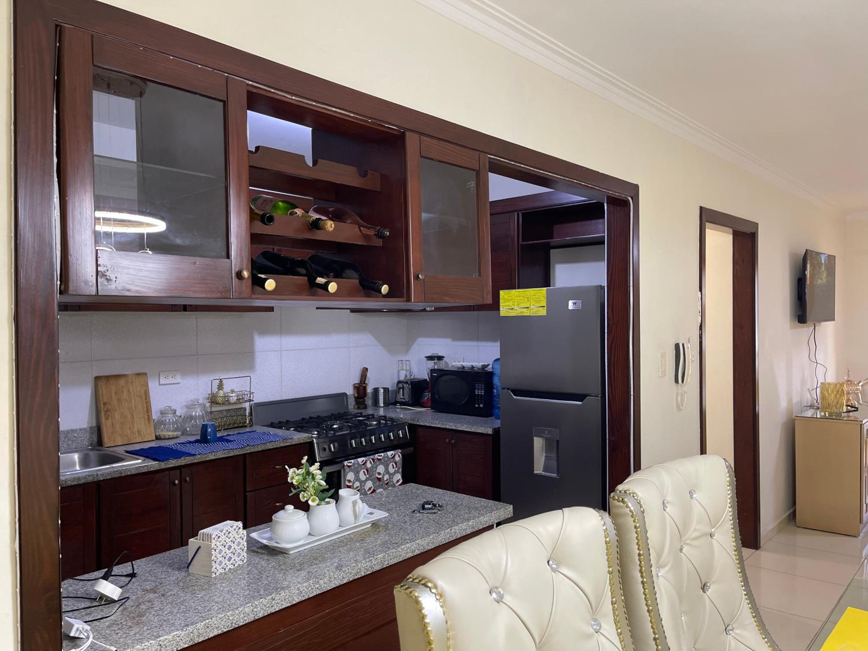 Apartamento Amplio en Residencial de 2 Habitaciones
