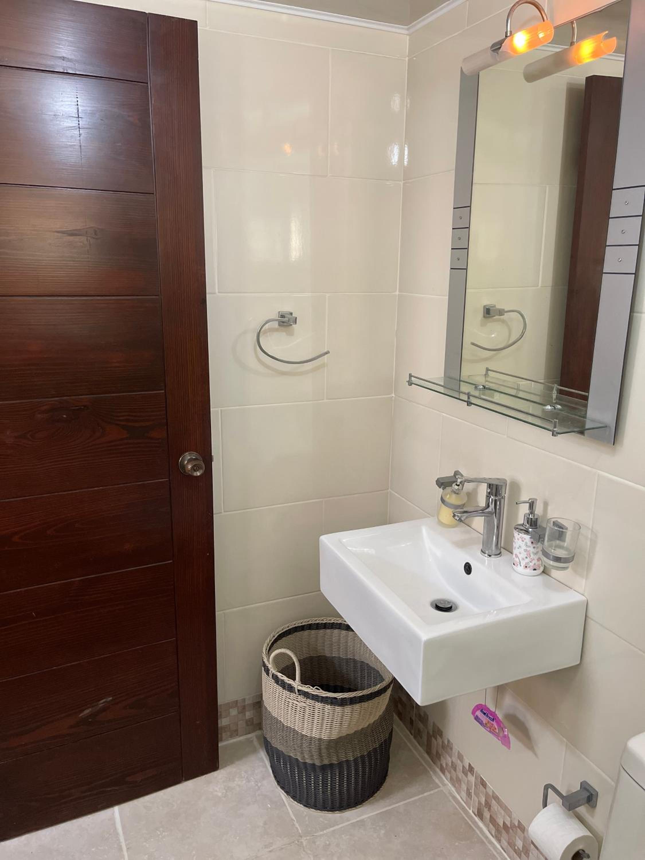 Apartamento Amplio en Residencial de 2 Habitaciones