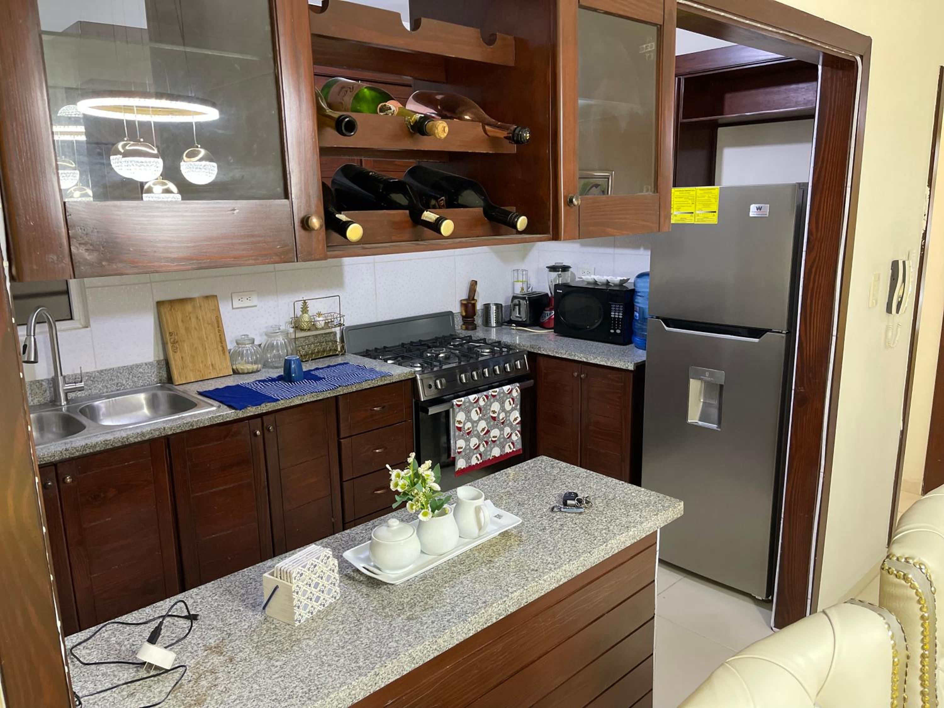 Apartamento Amplio en Residencial de 2 Habitaciones