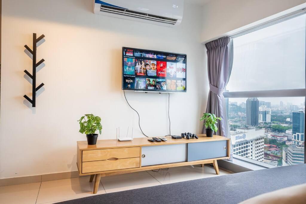 City View/PoolTable/Netflix/Darts/PinnaclePJ photo 6