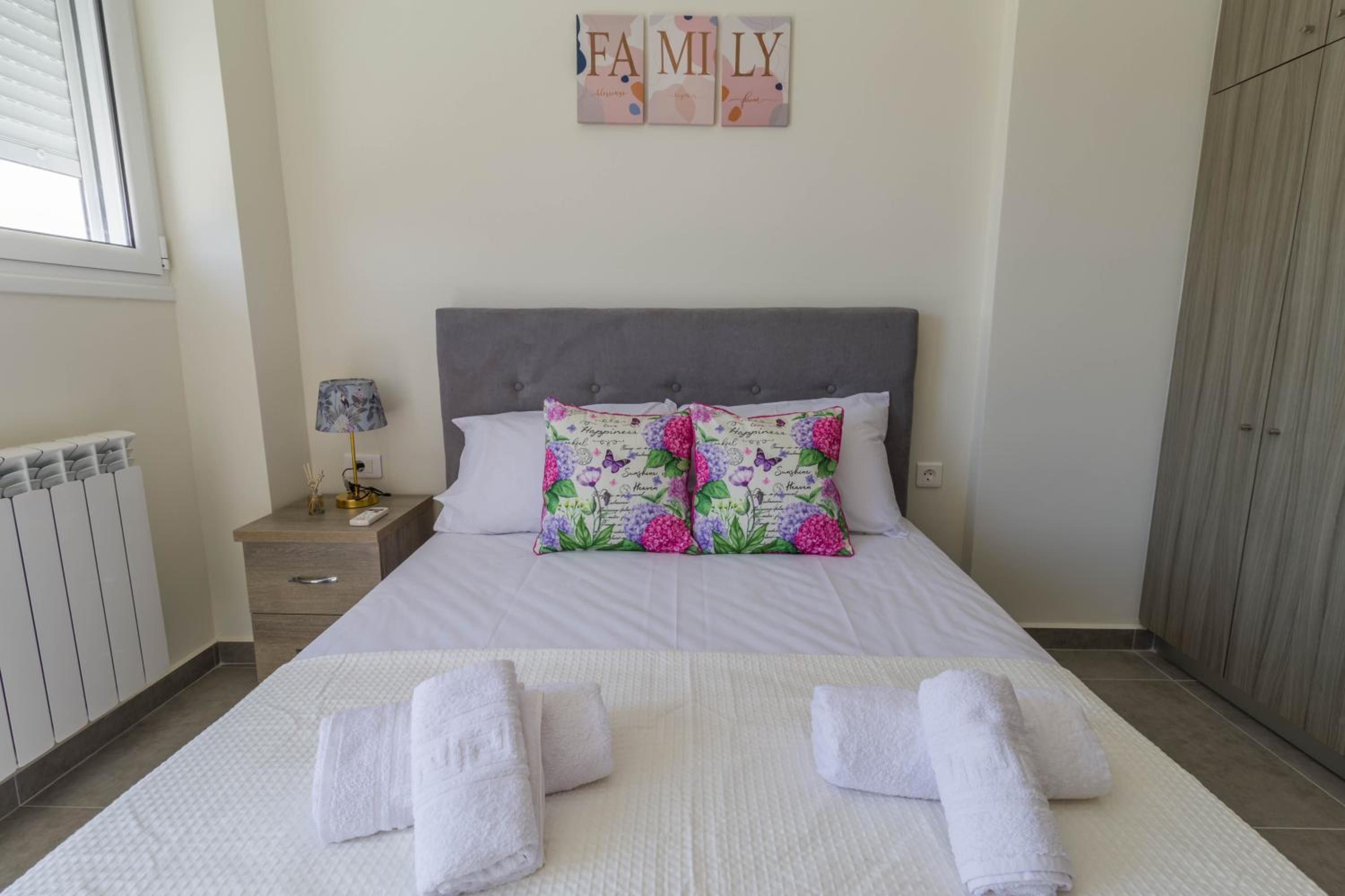 Enchanted Sunlit Villa Retreat photo 2
