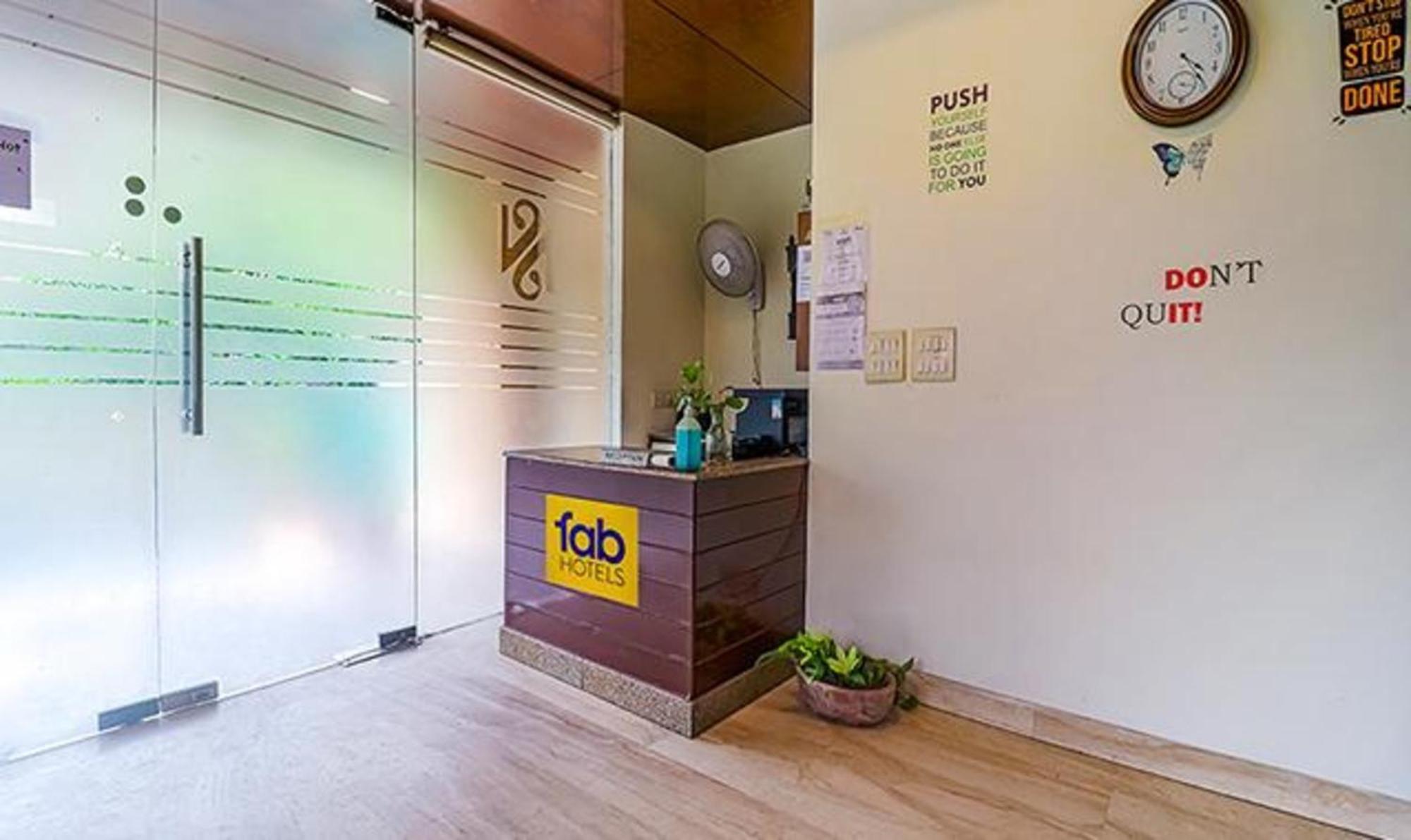 Lobby & Reception