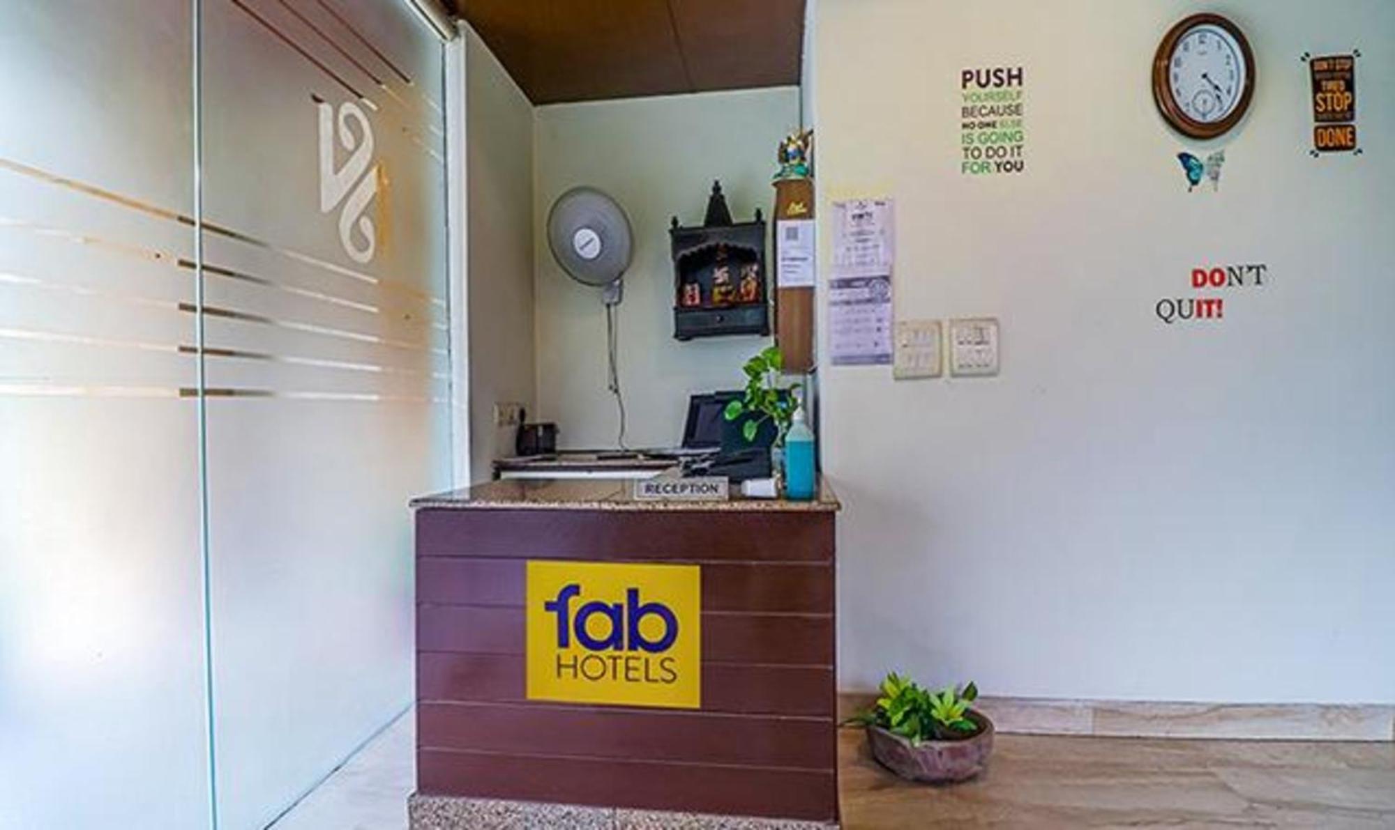 Lobby & Reception
