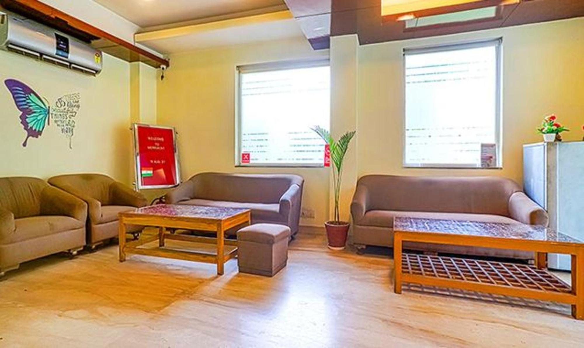 Lobby & Reception