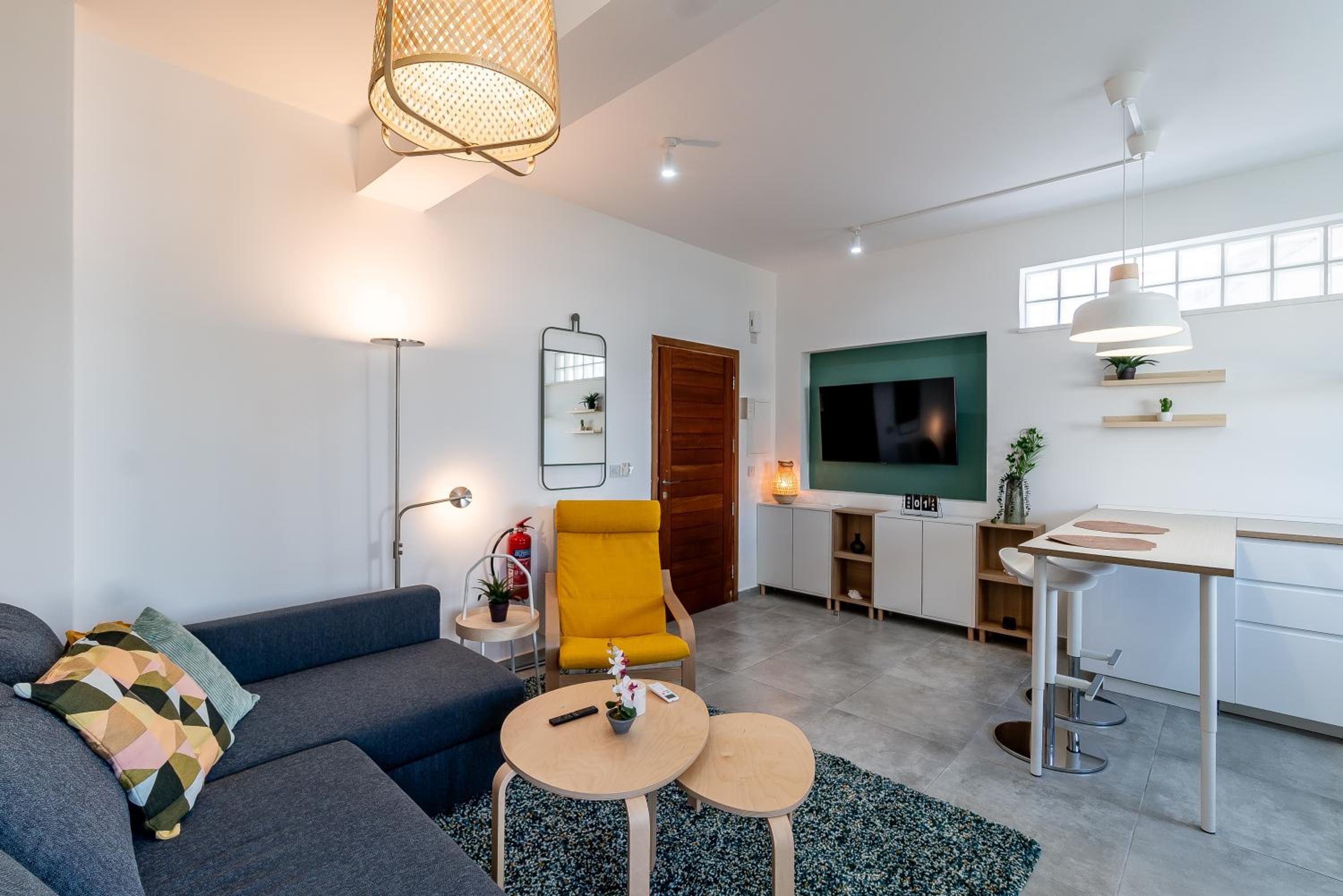 Kition City Apartments - Central Location