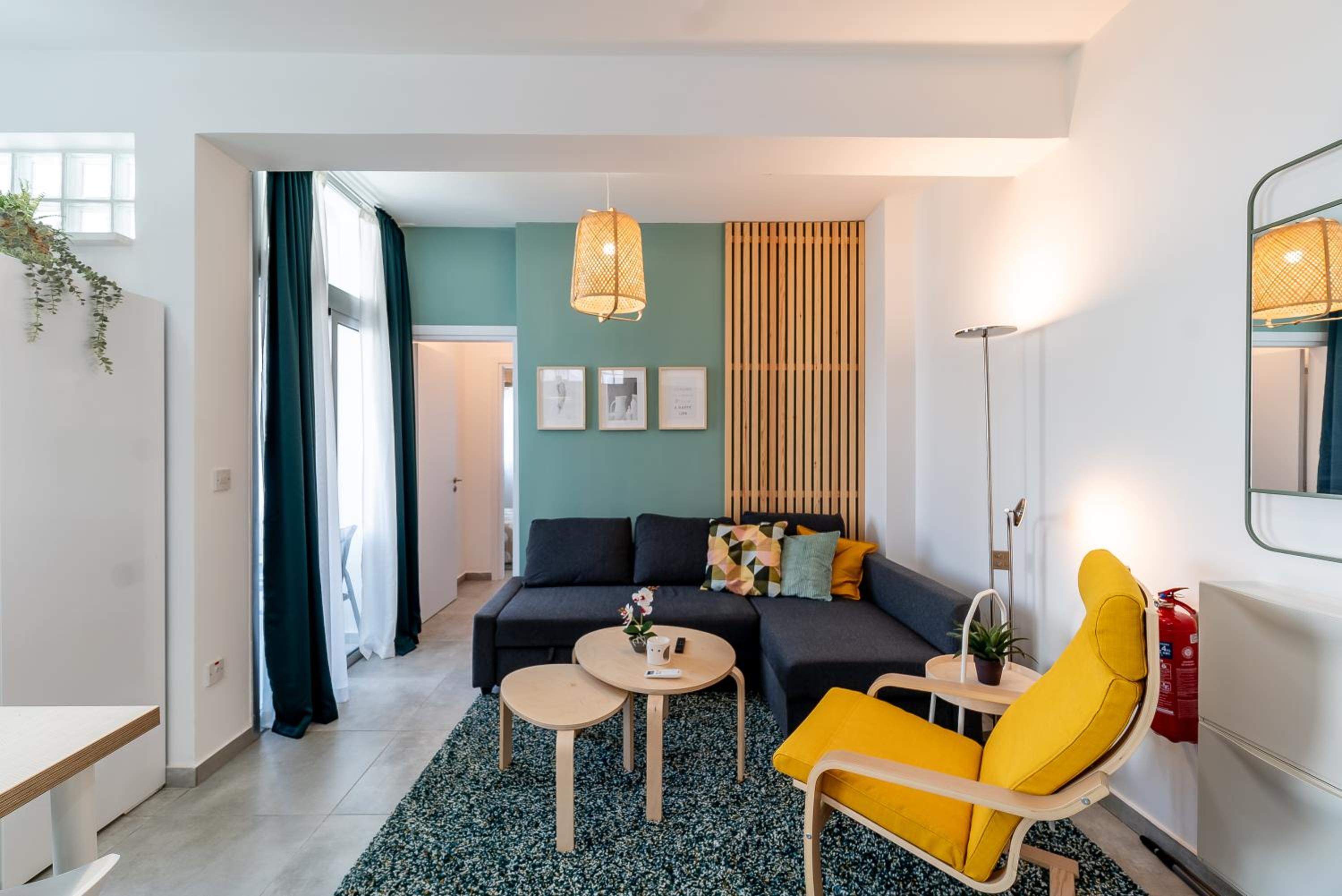 Kition City Apartments - Central Location