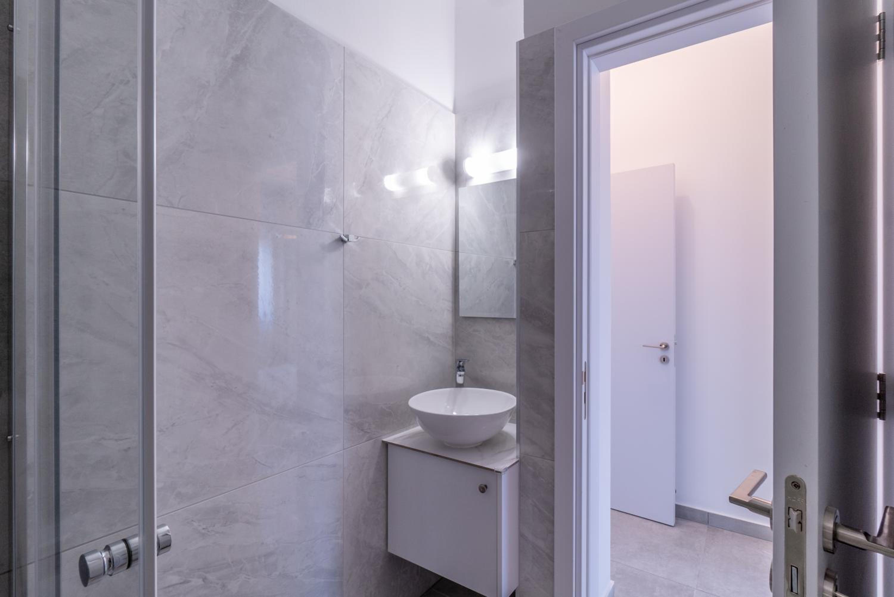 Kition City Apartments - Central Location