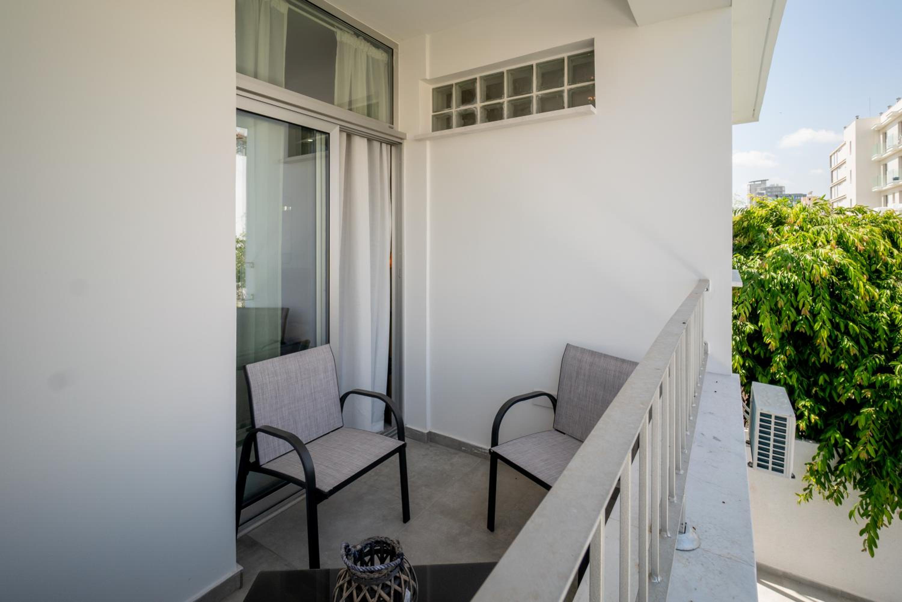 Kition City Apartments - Central Location