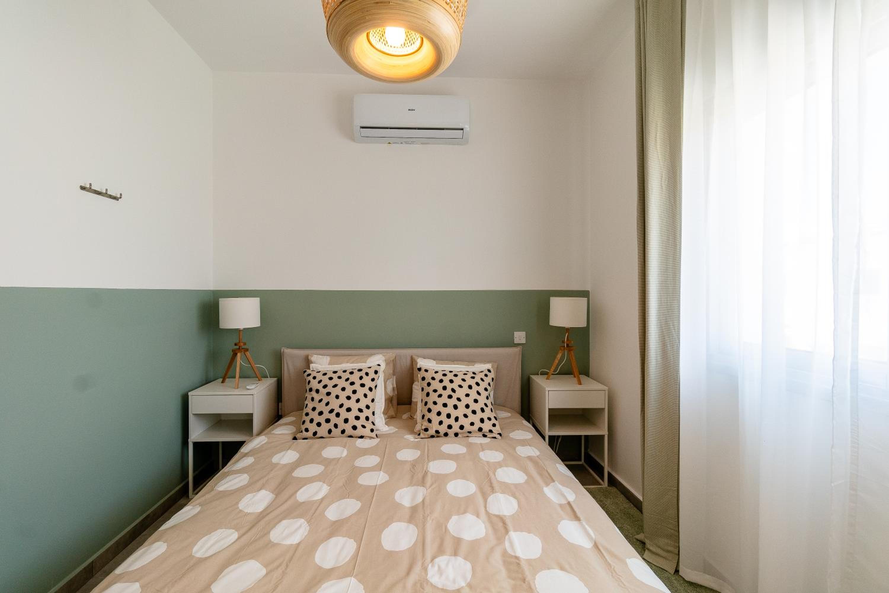 Kition City Apartments - Central Location