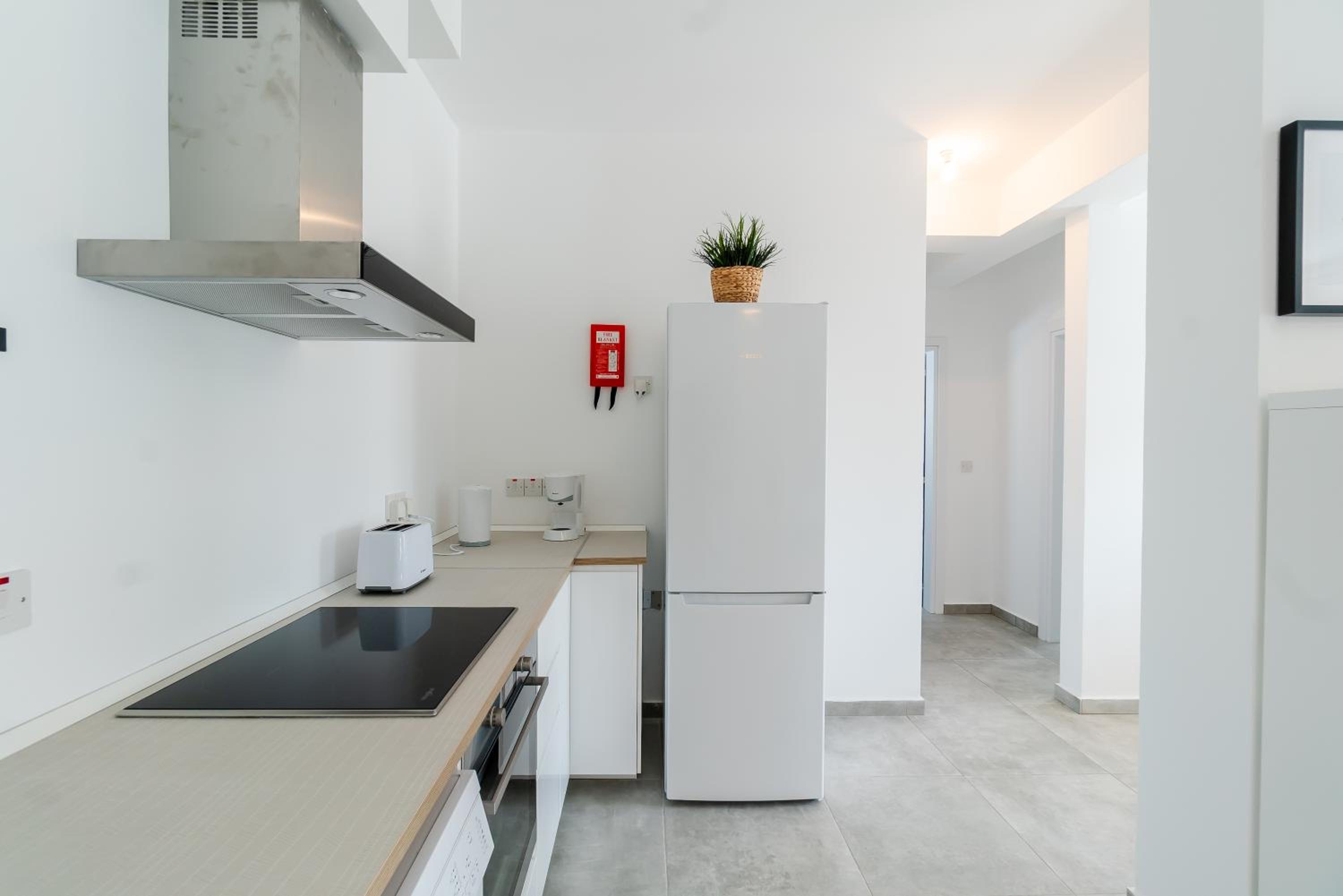 Kition City Apartments - Central Location