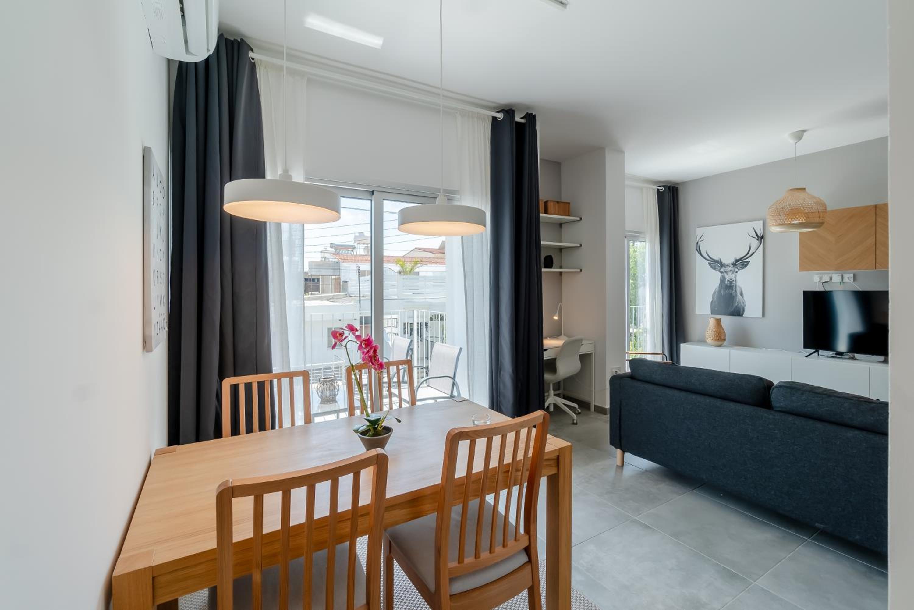 Kition City Apartments - Central Location