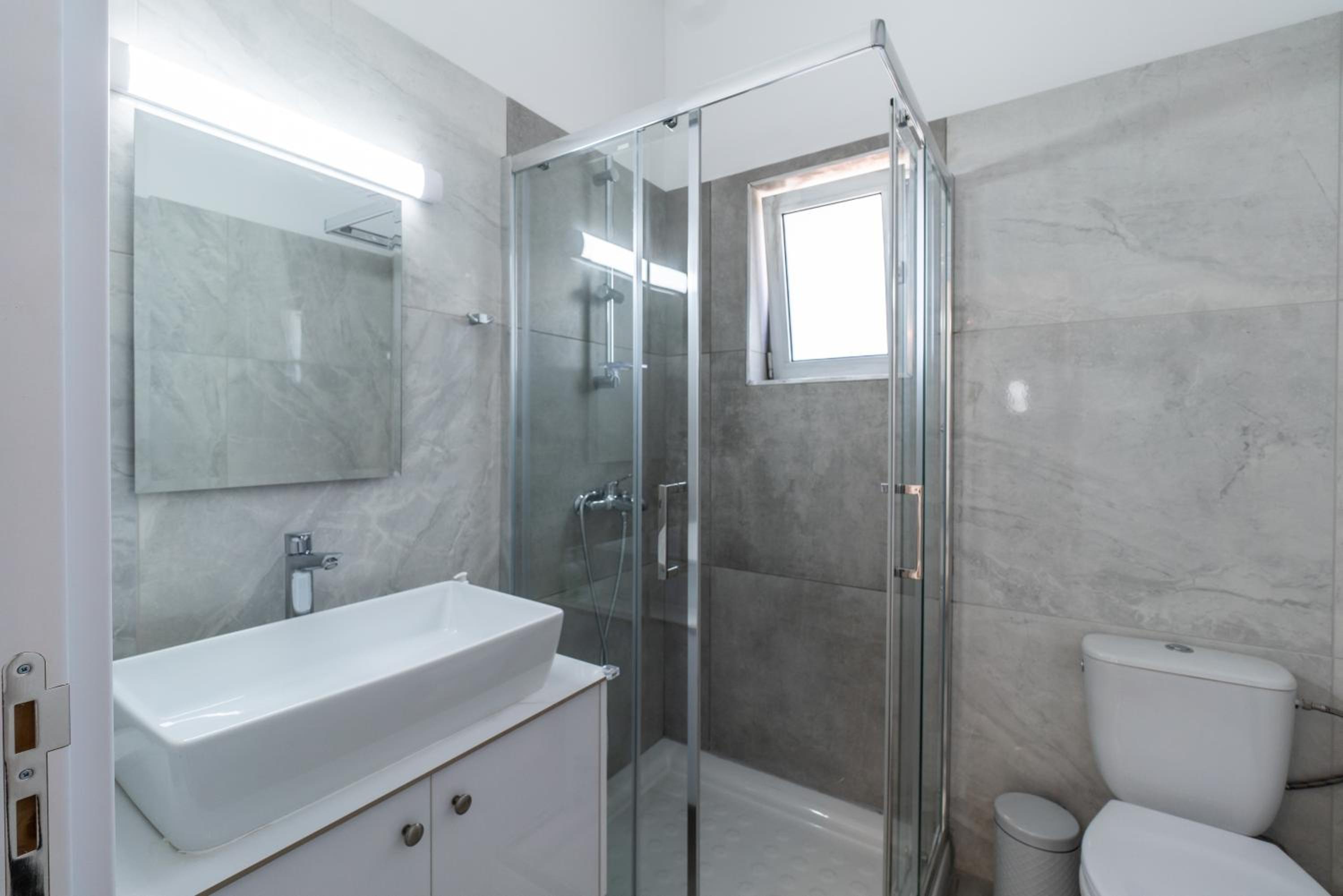Kition City Apartments - Central Location
