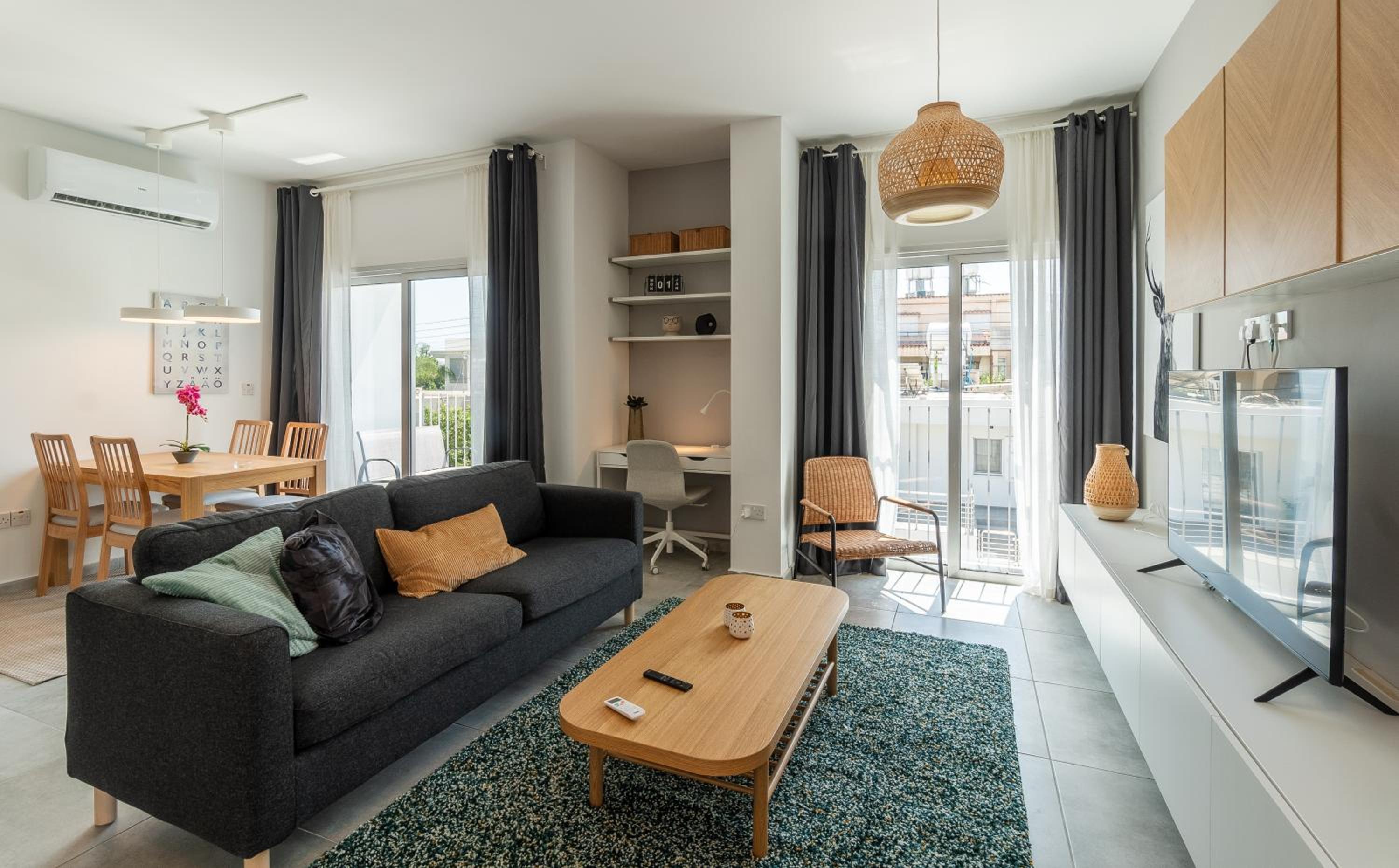 Kition City Apartments - Central Location