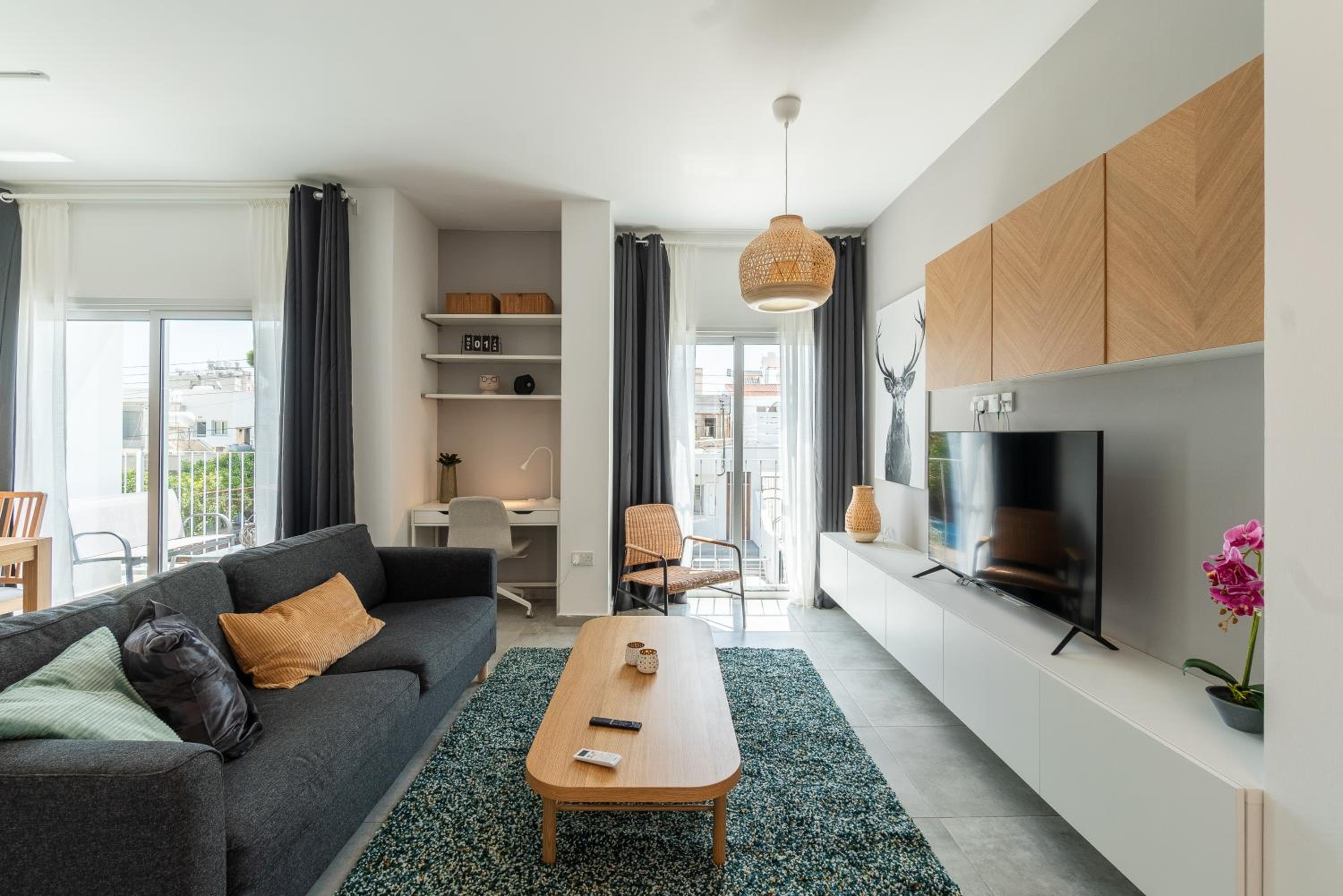 Kition City Apartments - Central Location