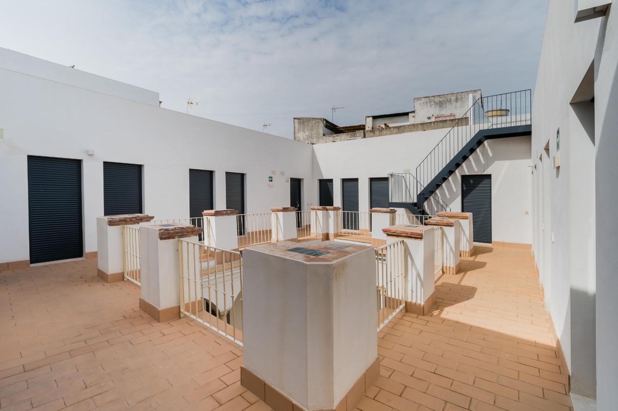 Stylish Duplex-3Beds 2Baths-Puerta Carmona Centro