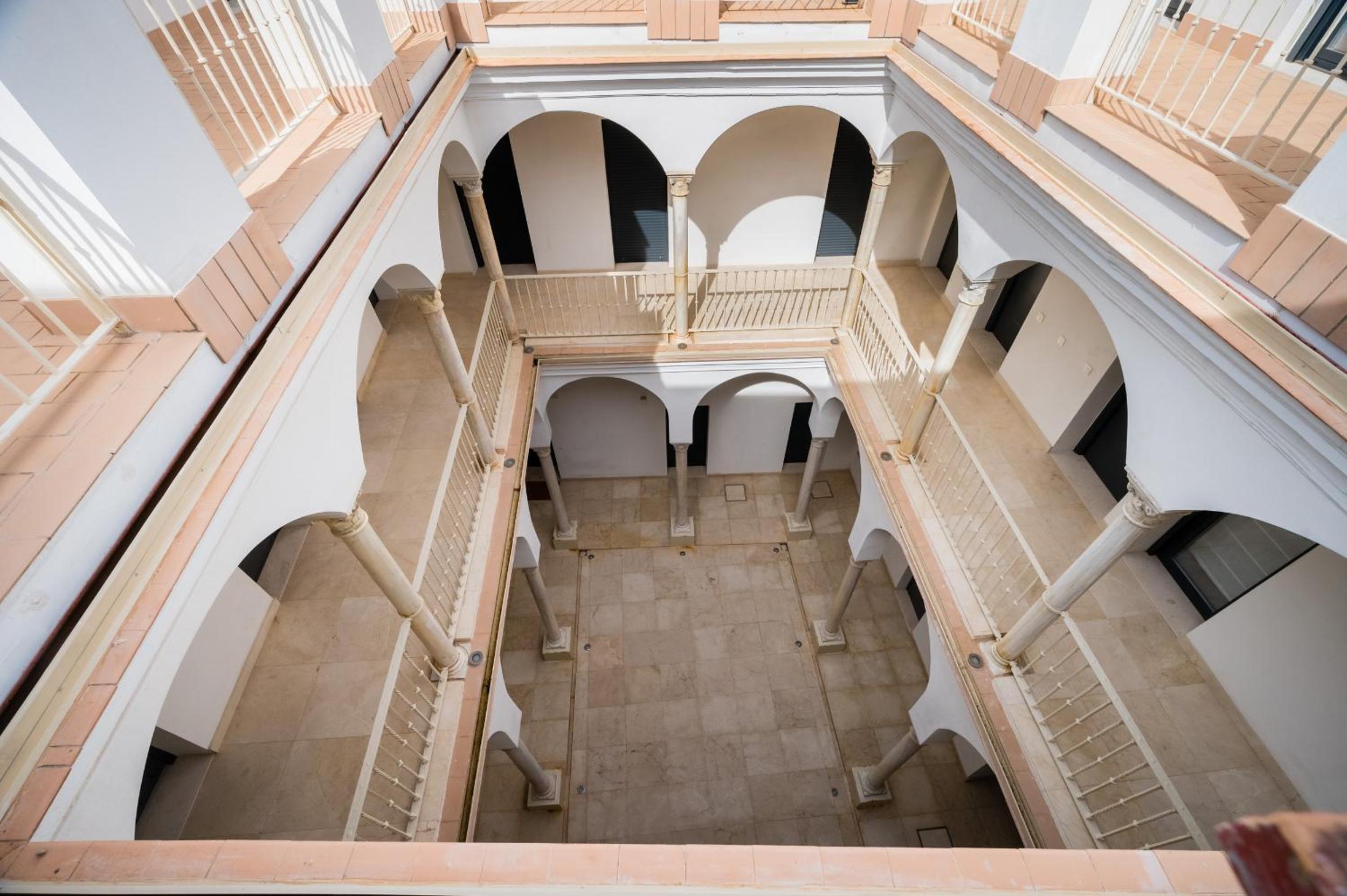 Stylish Duplex-3Beds 2Baths-Puerta Carmona Centro