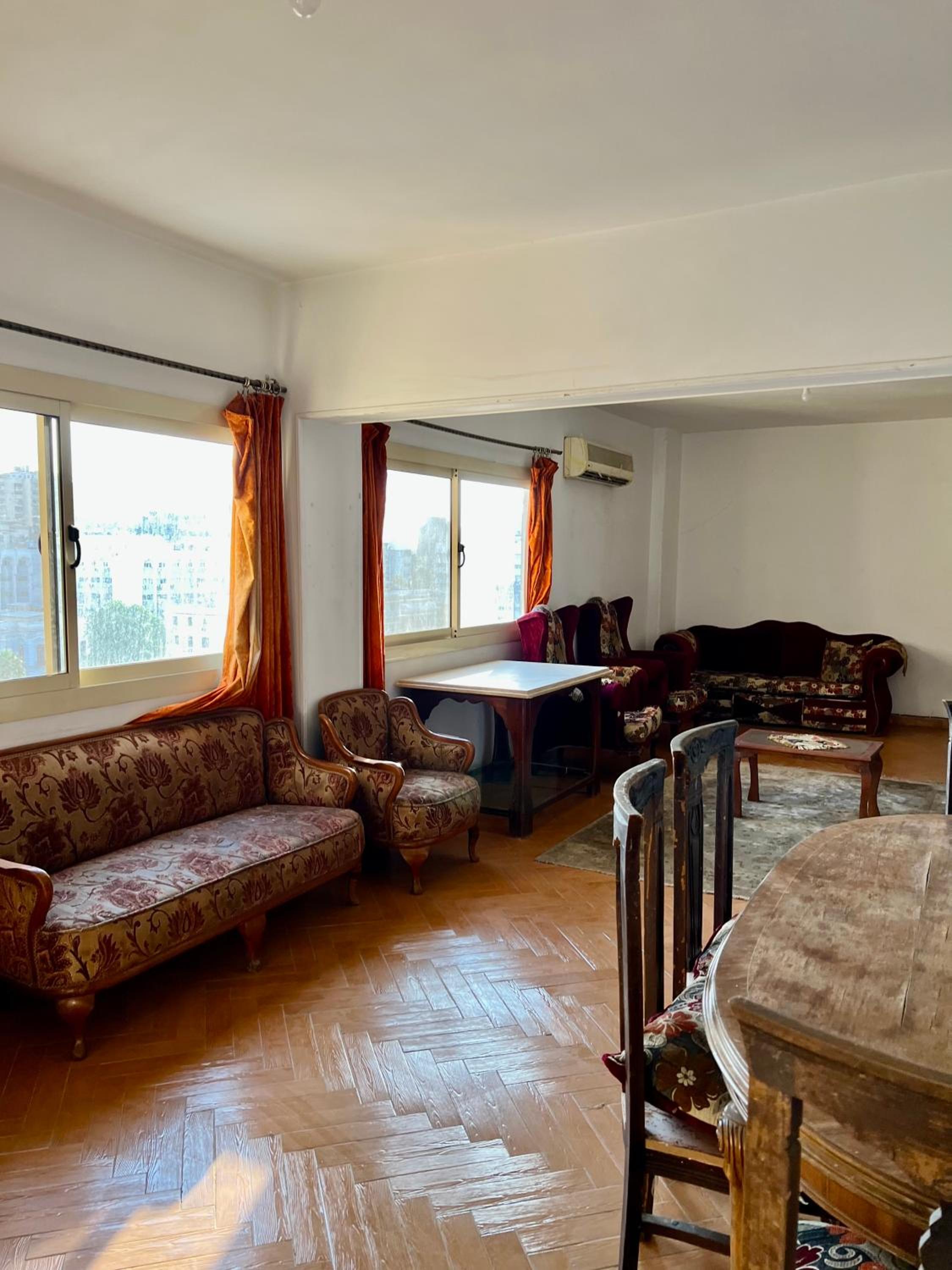 Sunny room in Falaki ST near to Tahrer square downtown Cairo