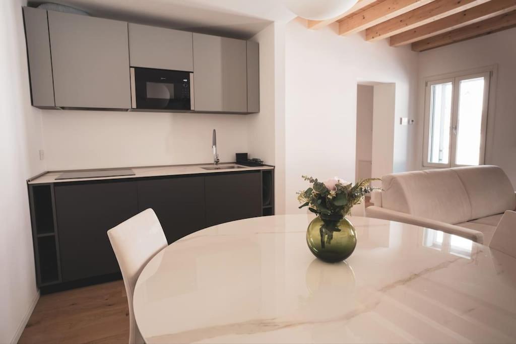 Modern Apartment Lungolago di Como photo 5