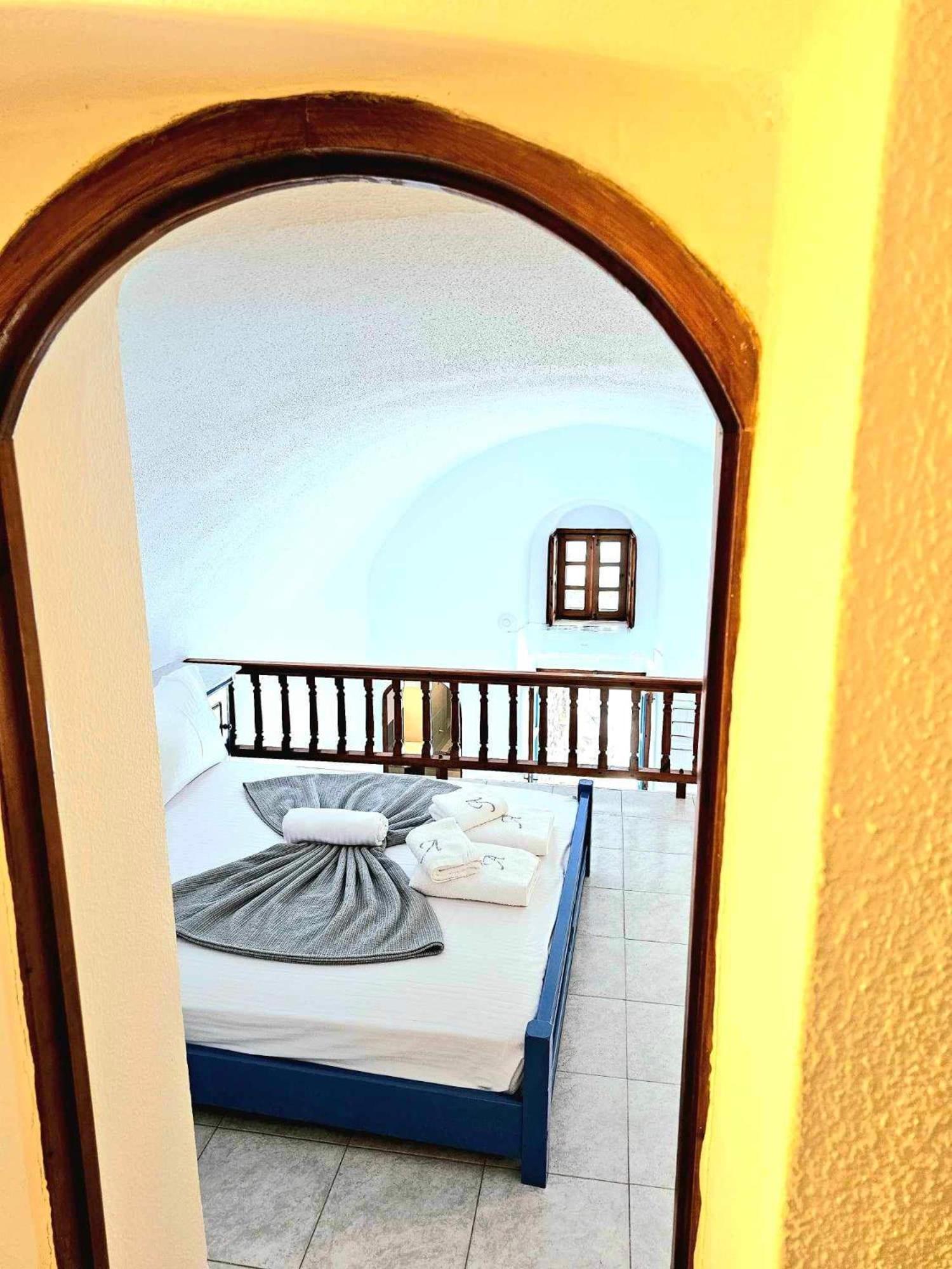 Amphitheater Cave Houses