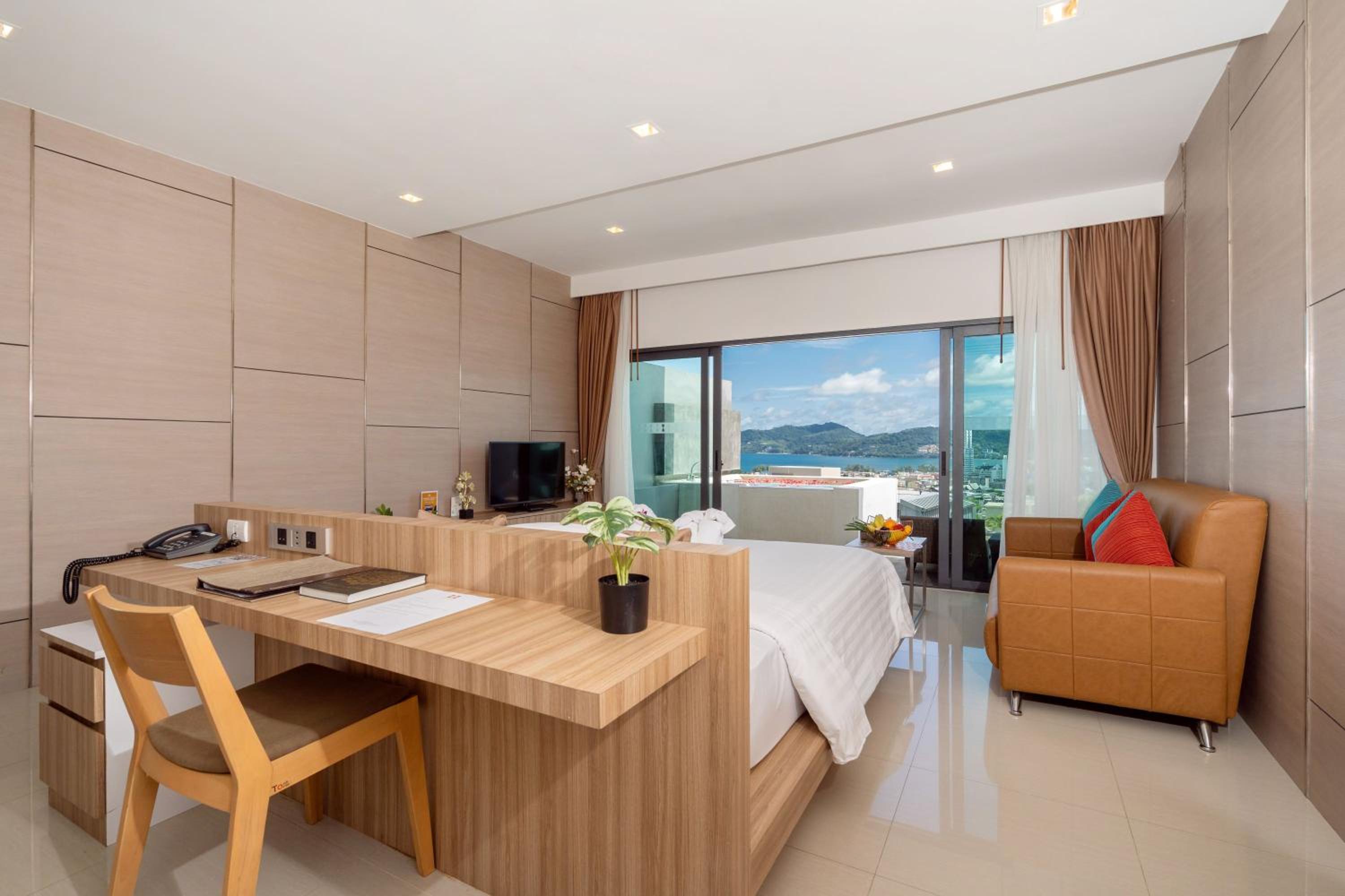 Patong Bay Hill Resort 72