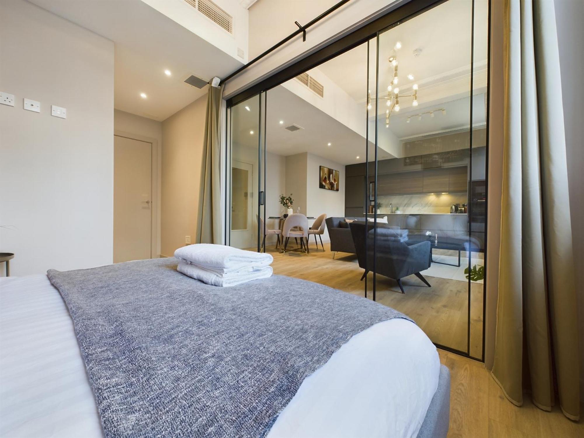 Luxury Unique 2bedroom city centre view 2