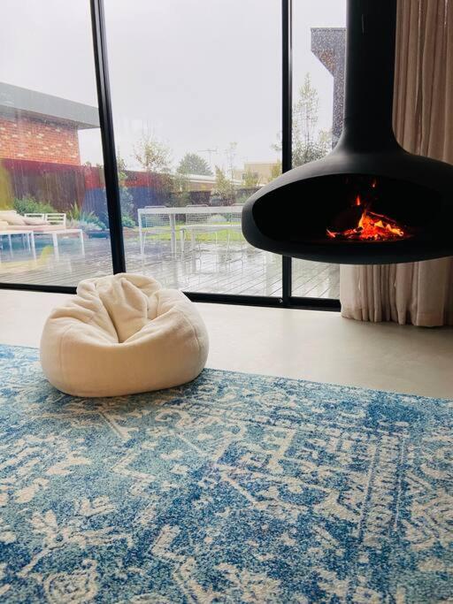 LUXE Poolside living, in the heart of Flinders