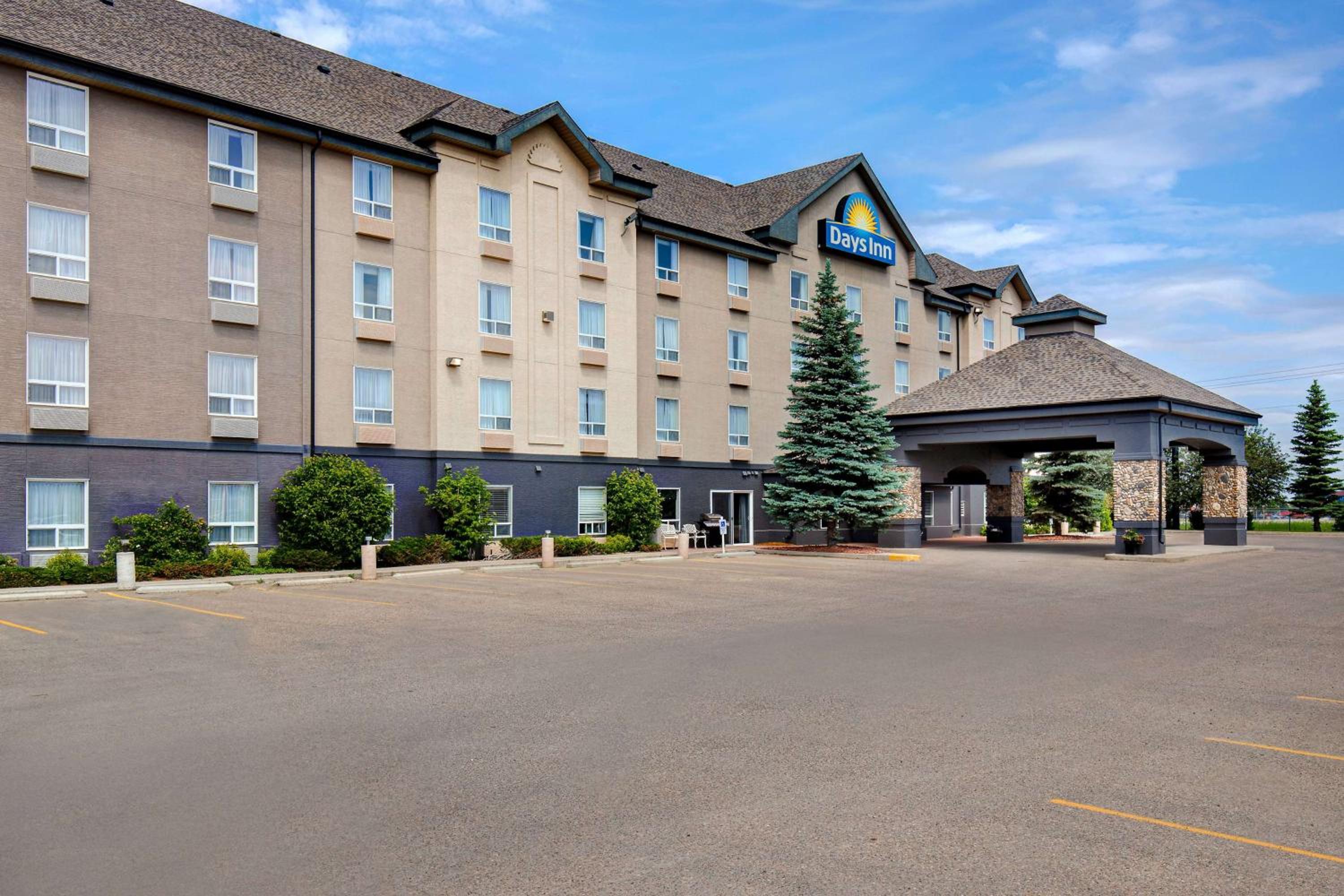 Medicine Hat Vacations - Days Inn by Wyndham Medicine Hat - Property Image 2