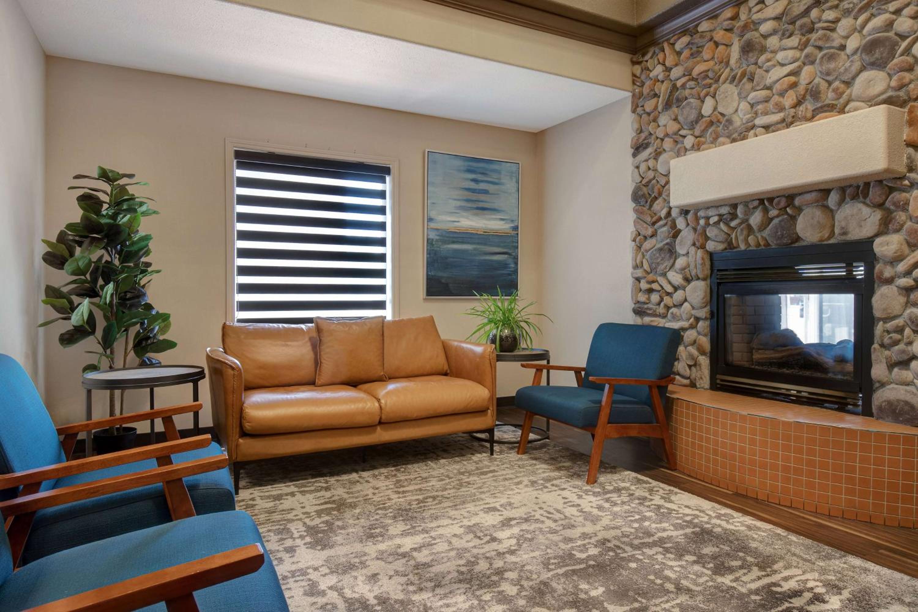 Medicine Hat Vacations - Days Inn by Wyndham Medicine Hat - Property Image 5