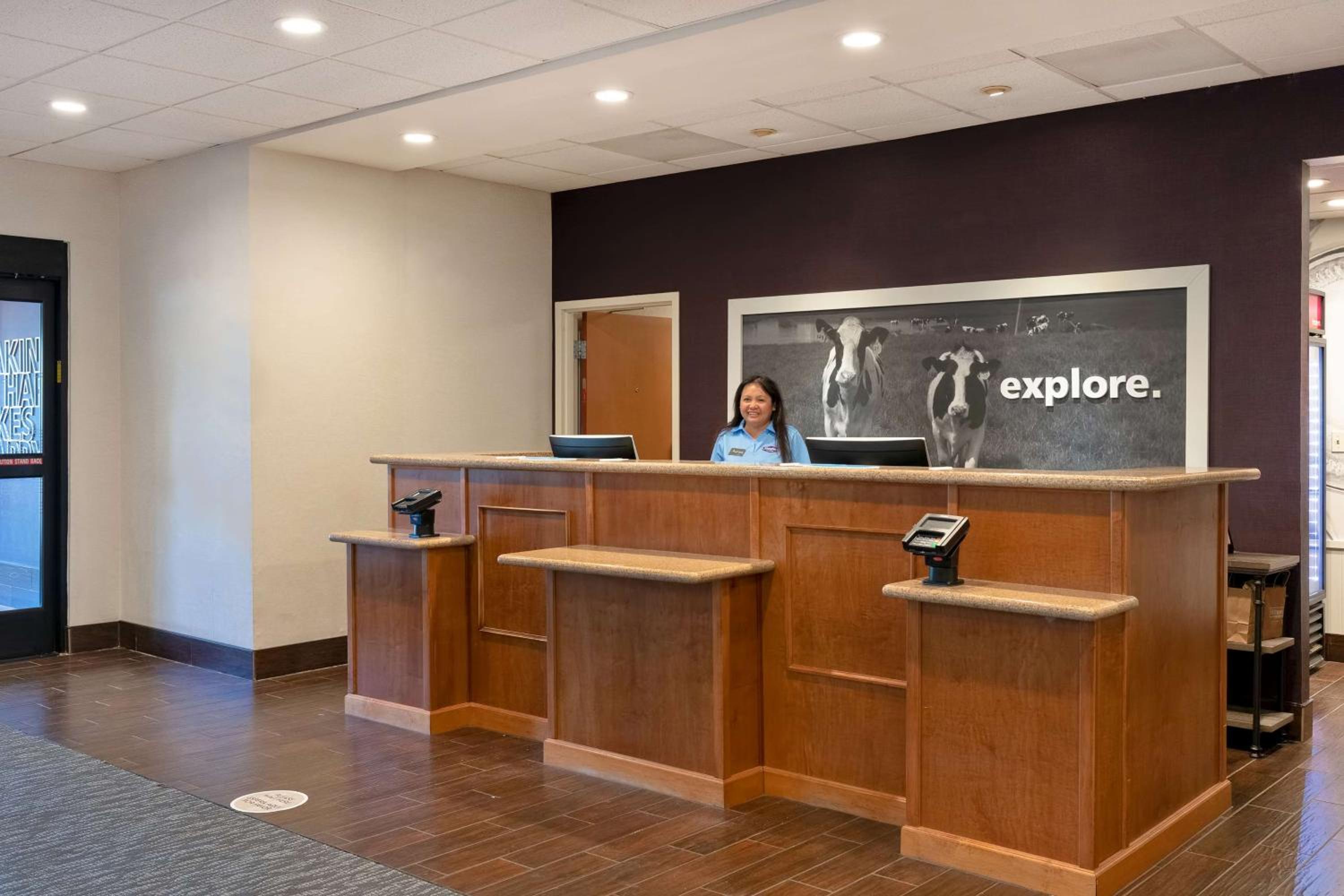 Rohnert Park Vacations - Hampton Inn  Suites Rohnert Park - Sonoma County - Property Image 3