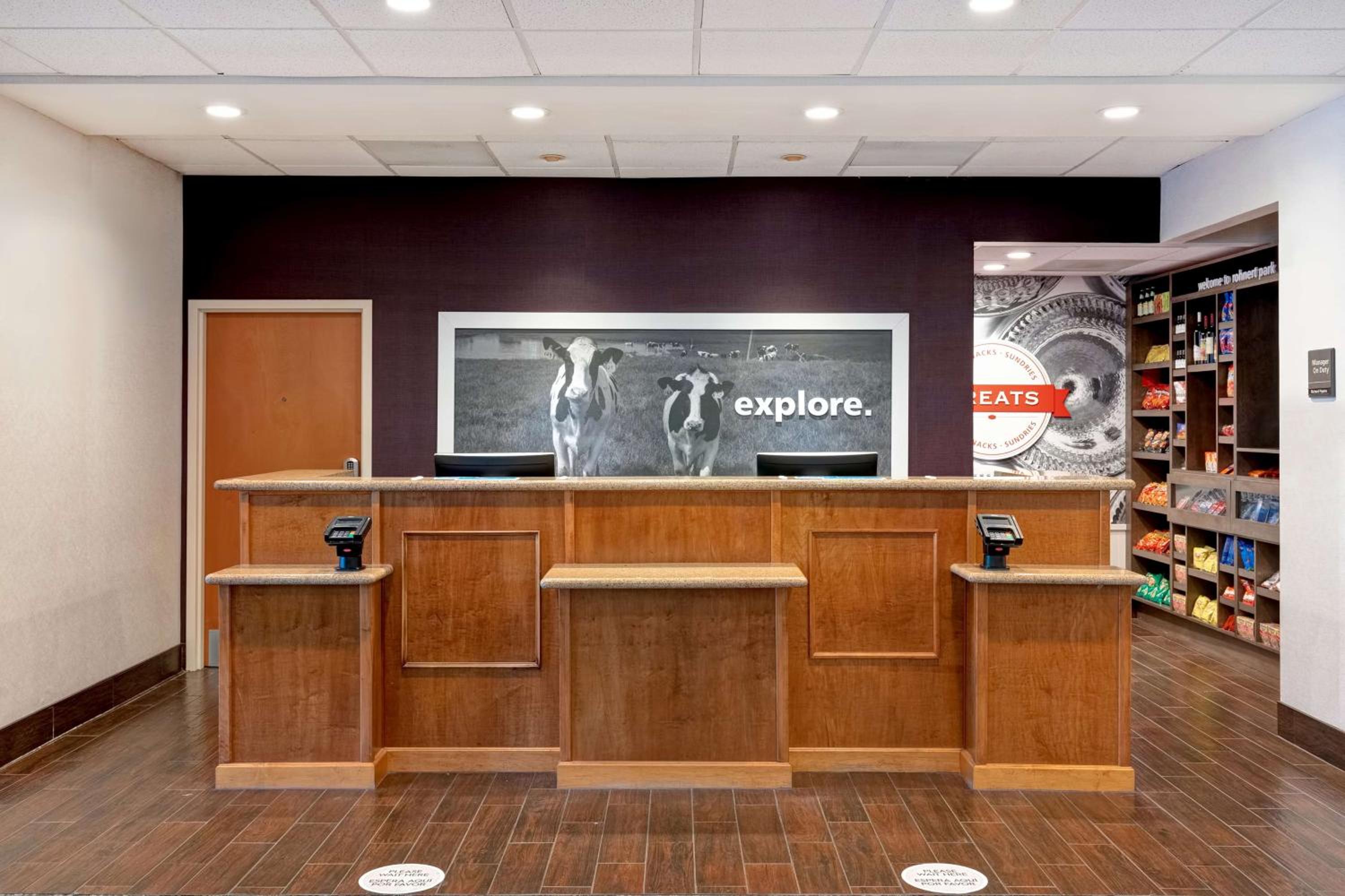 Rohnert Park Vacations - Hampton Inn  Suites Rohnert Park - Sonoma County - Property Image 2