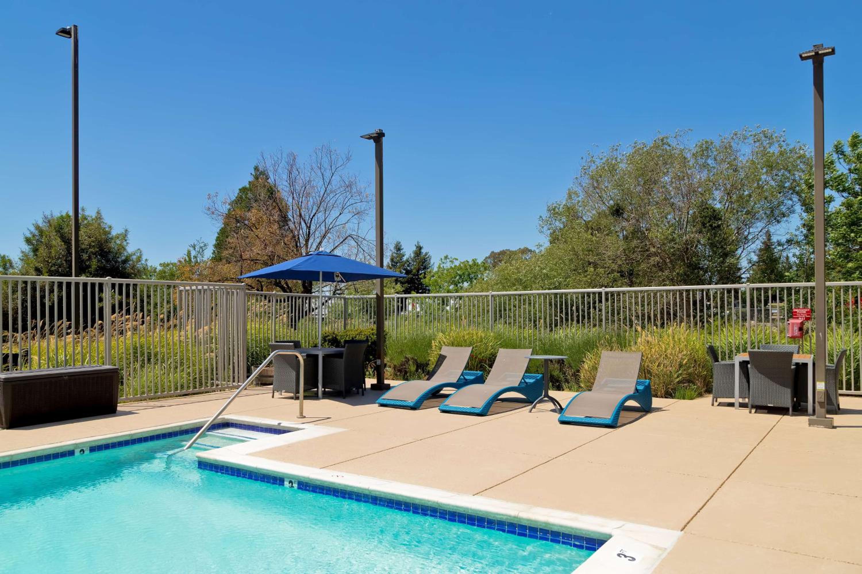 Rohnert Park Vacations - Hampton Inn  Suites Rohnert Park - Sonoma County - Property Image 11