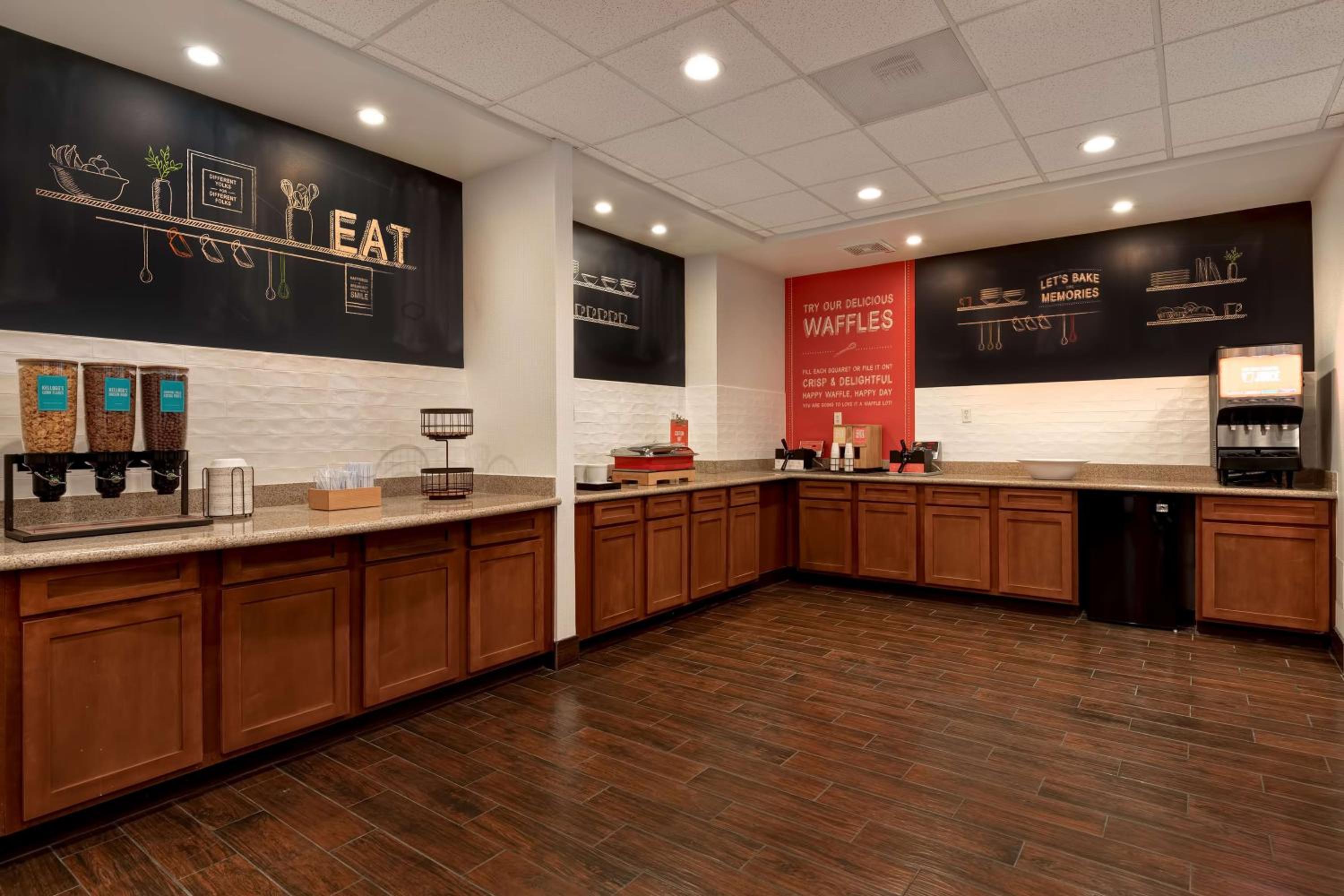 Rohnert Park Vacations - Hampton Inn  Suites Rohnert Park - Sonoma County - Property Image 5