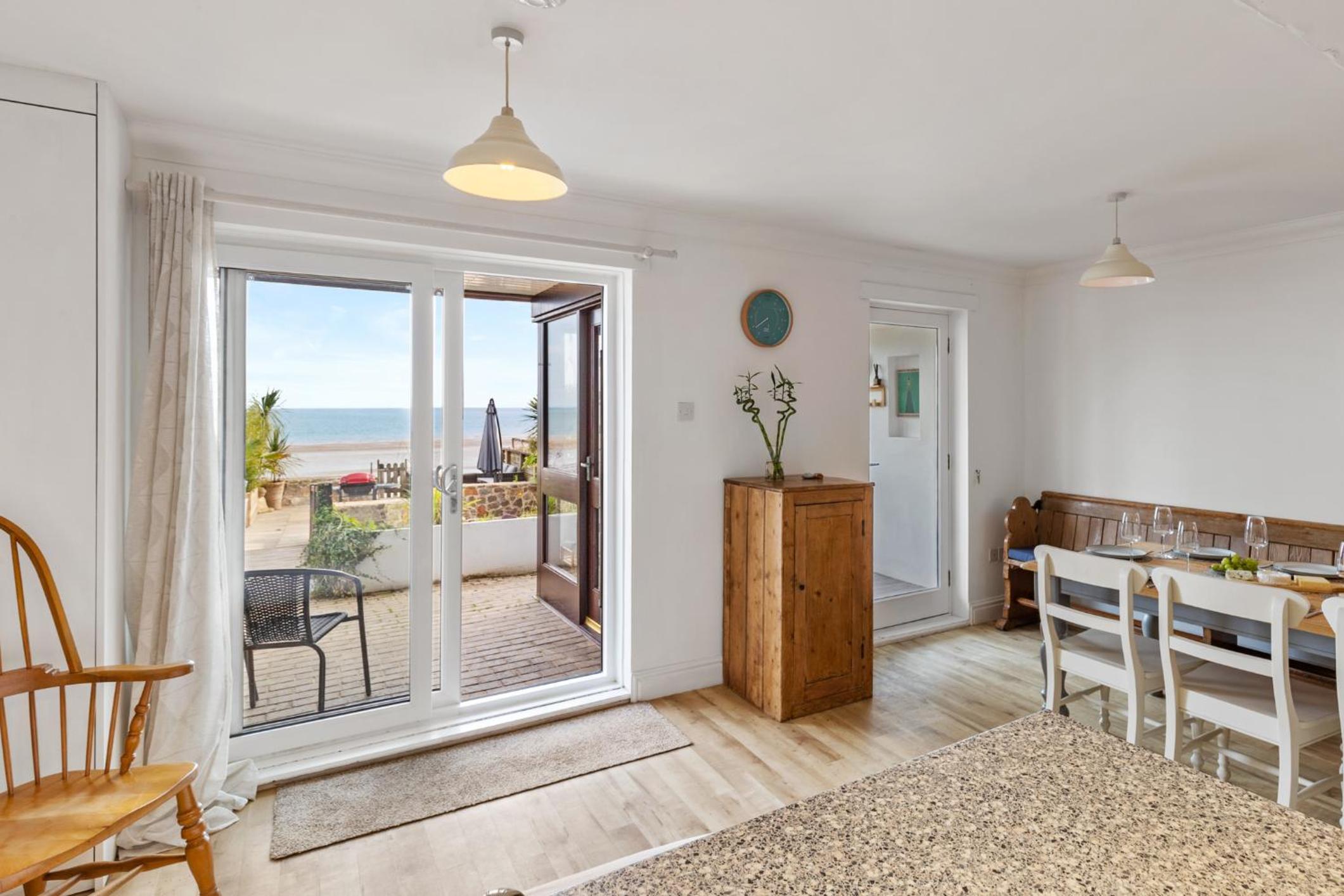 Penrose - Beach House with Direct Beach Access