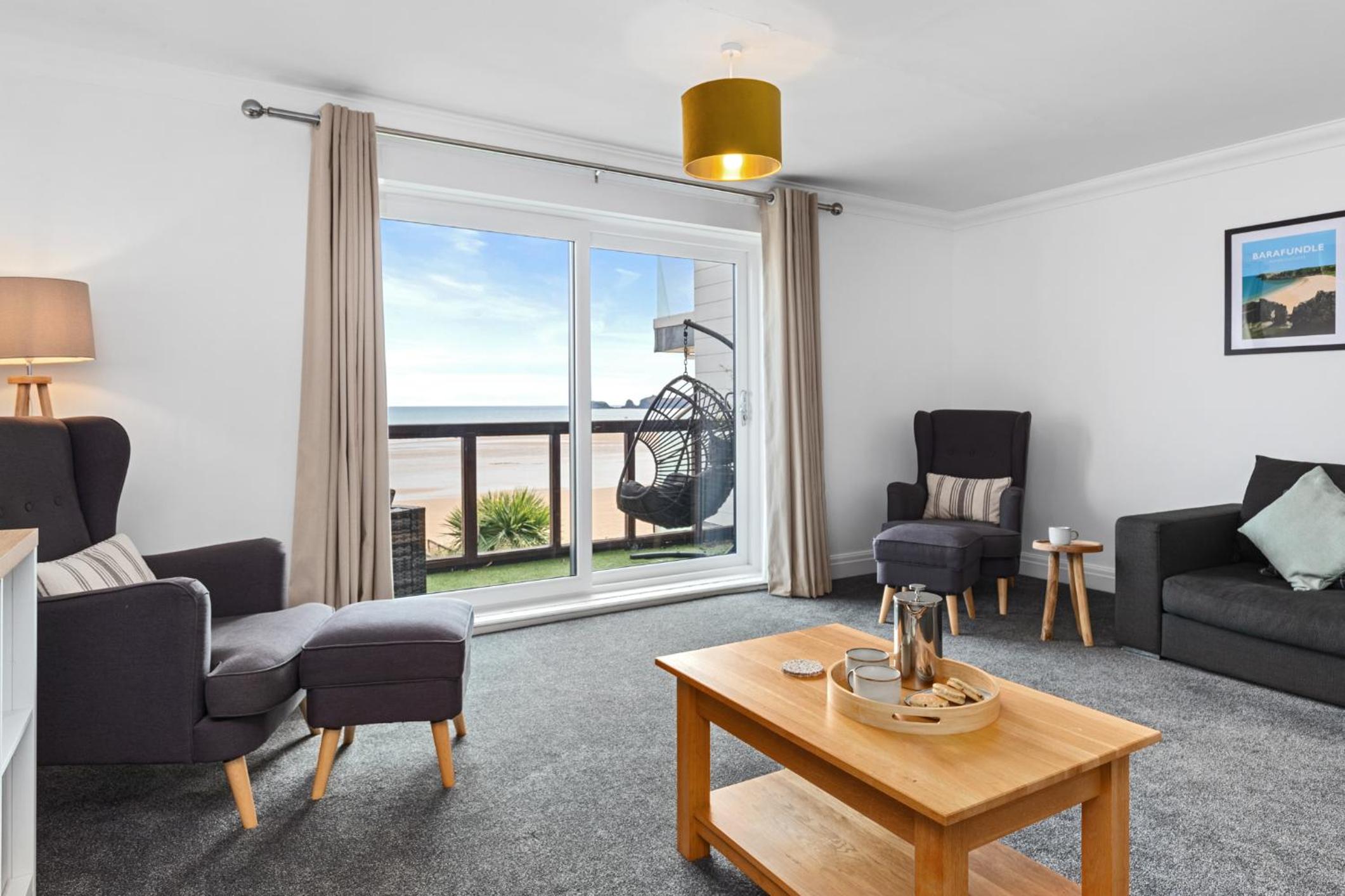 Penrose - Beach House with Direct Beach Access