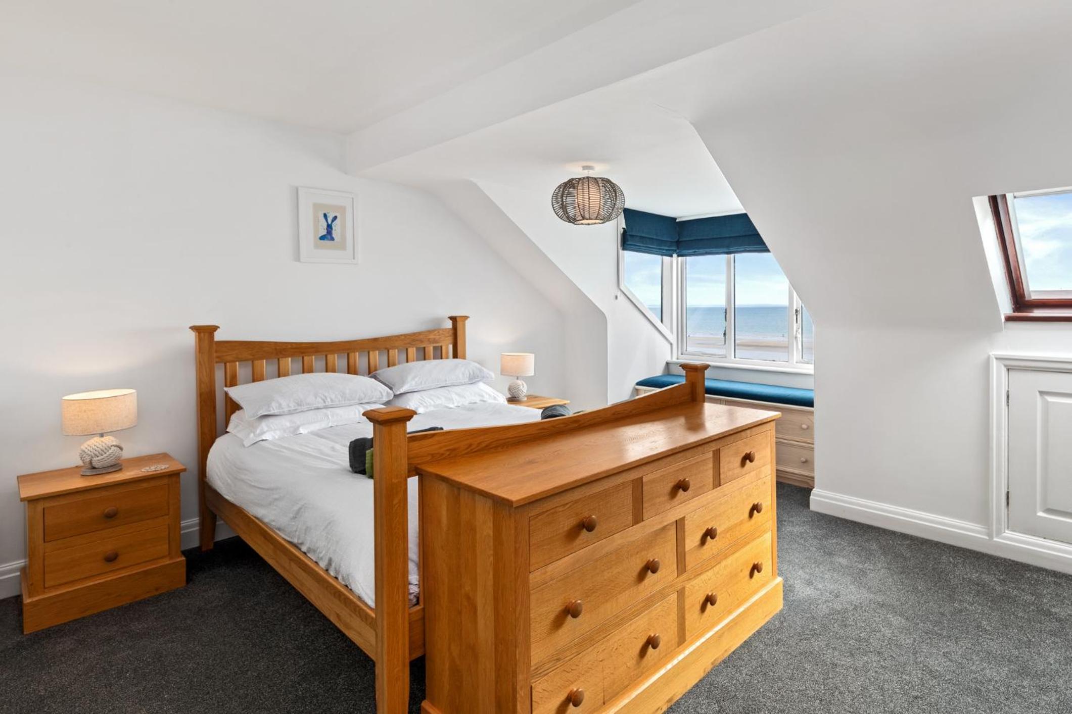 Penrose - Beach House with Direct Beach Access