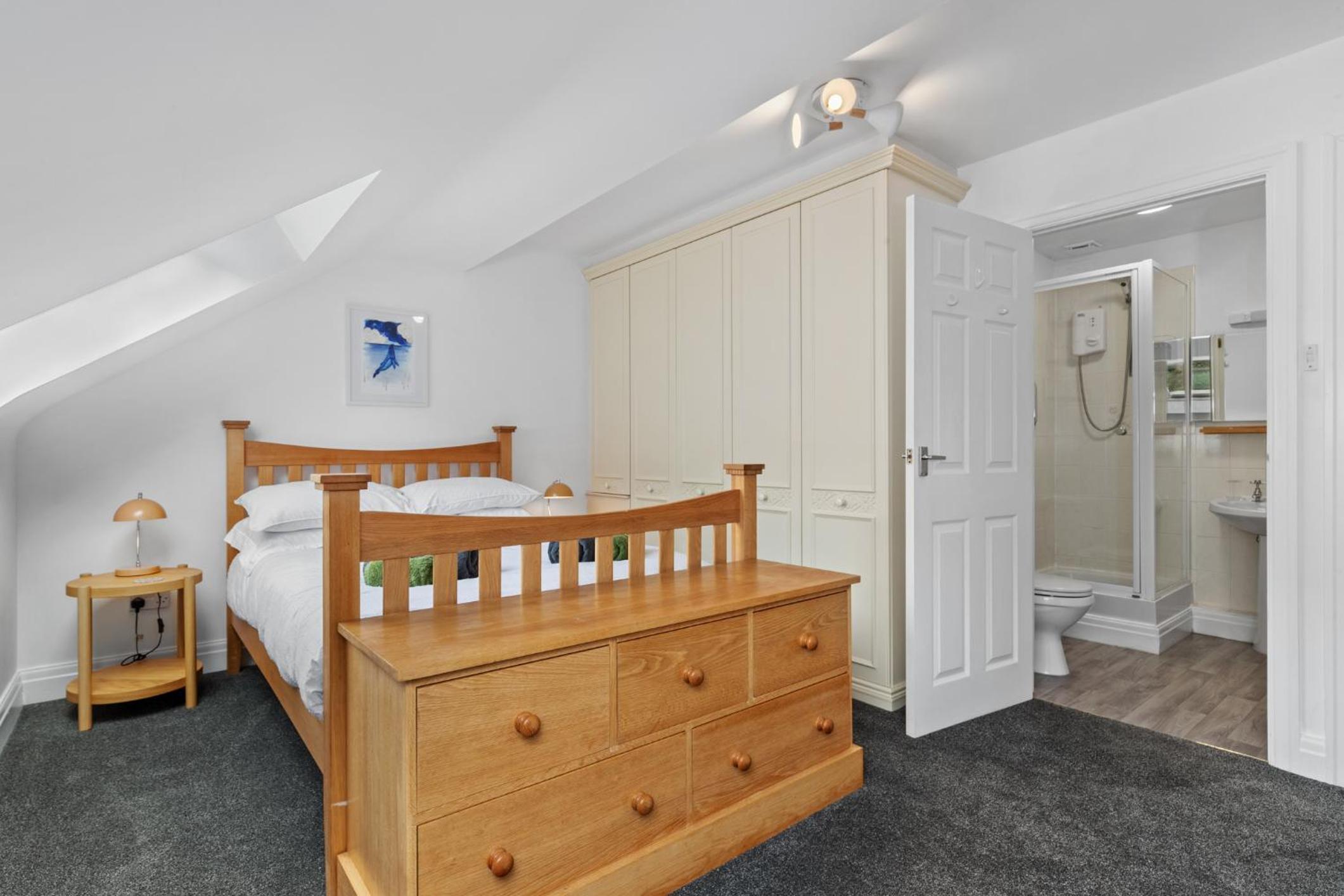 Penrose - Beach House with Direct Beach Access