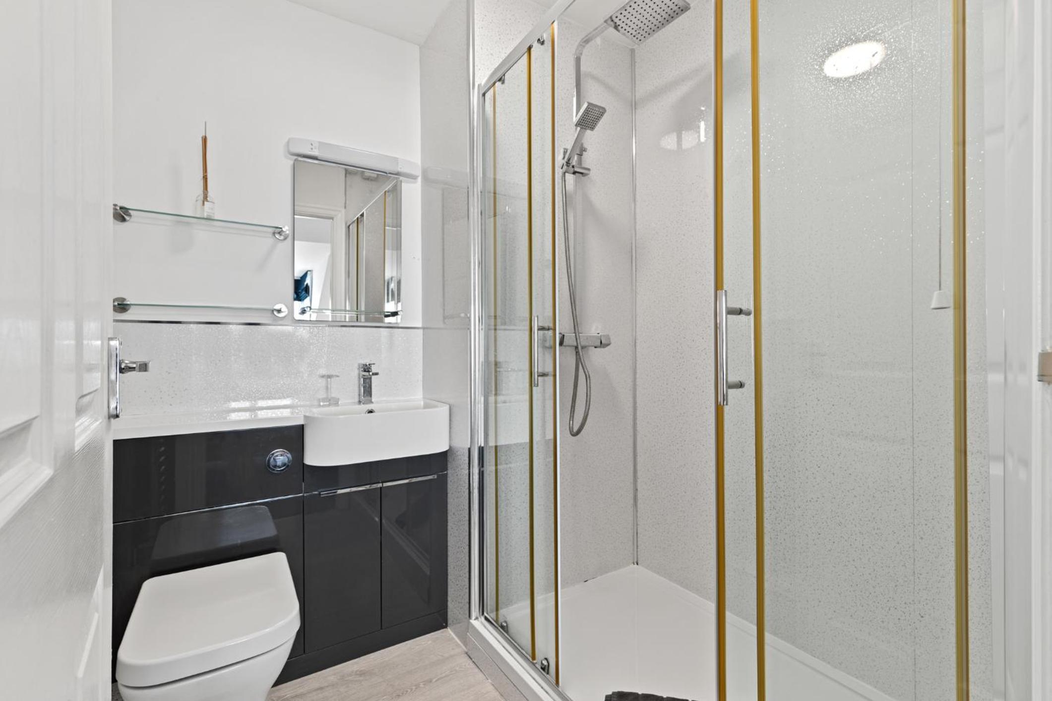 Penrose - Beach House with Direct Beach Access