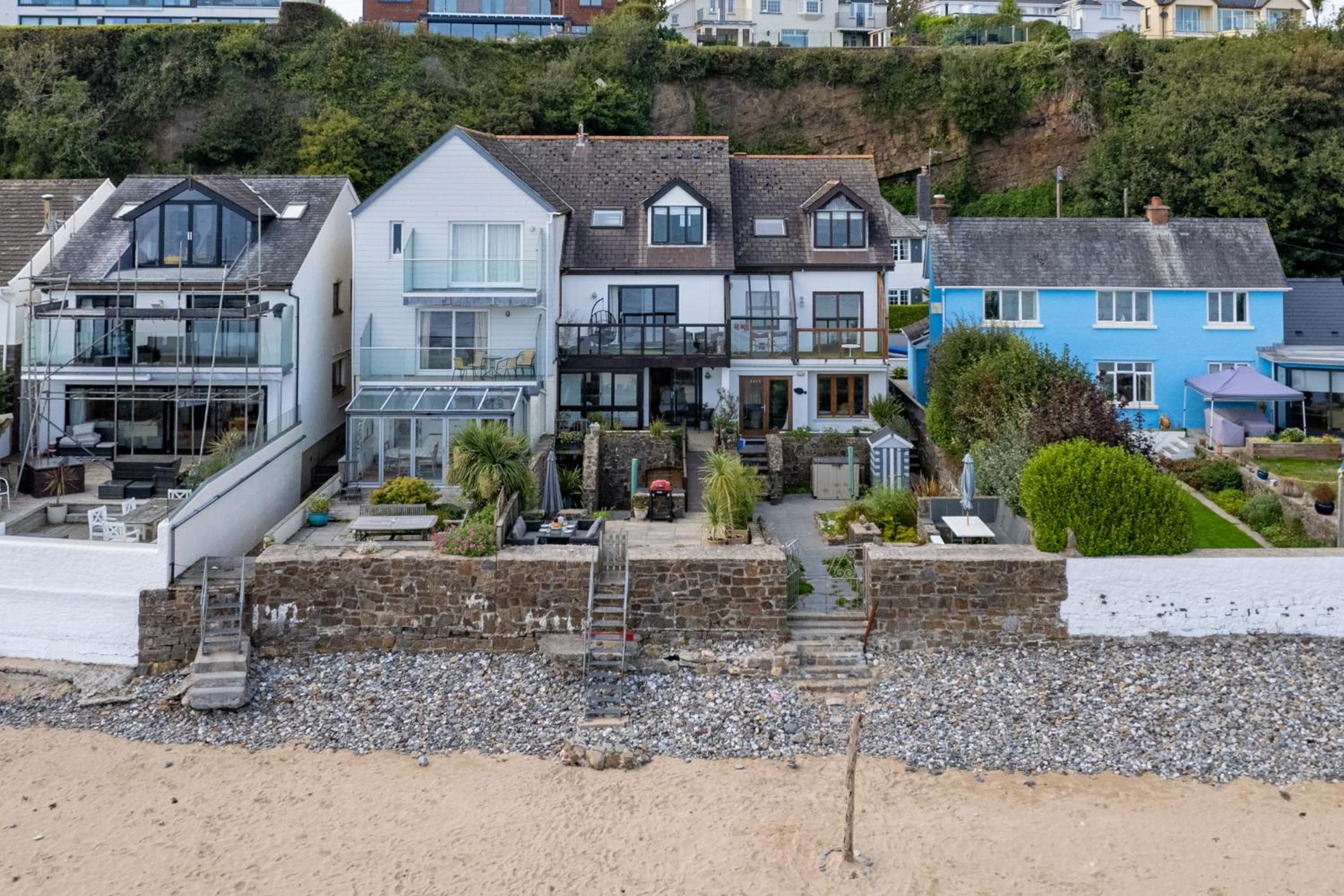 Penrose - Beach House with Direct Beach Access