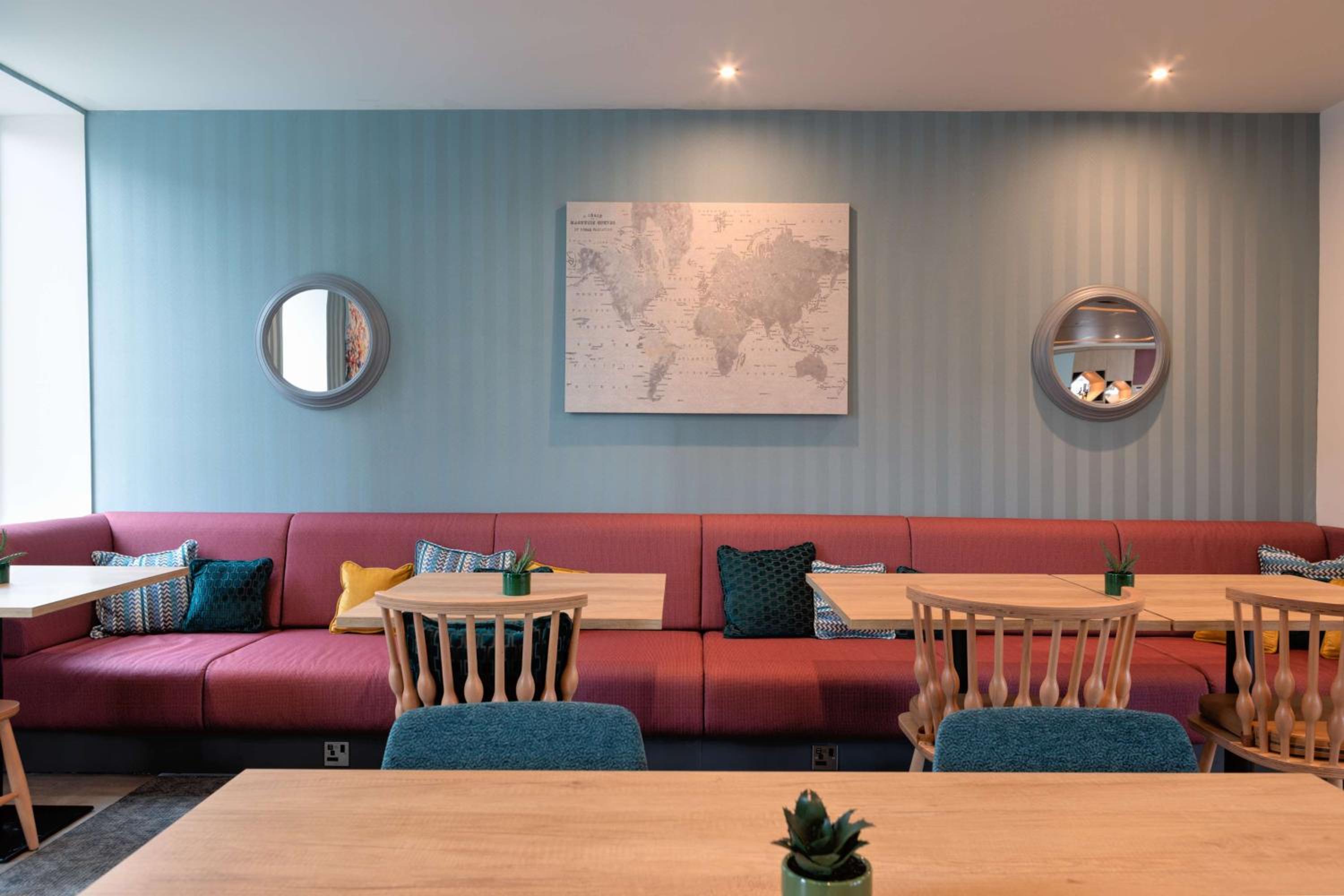 Ashford Vacations - Hampton by Hilton Ashford International - Property Image 4