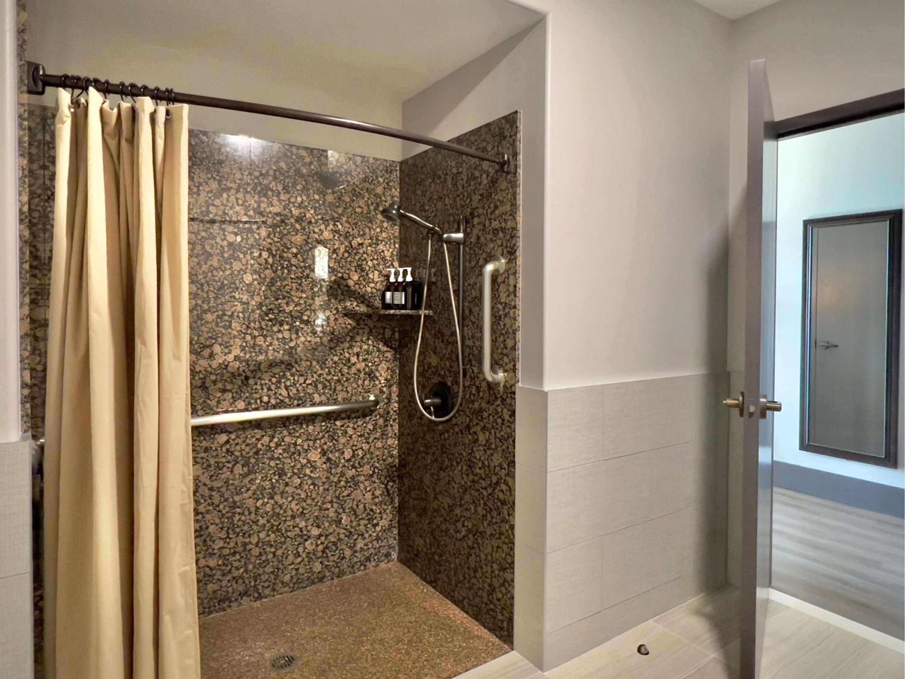 Lawrence Vacations - The Oread Lawrence, Tapestry Collection by Hilton - Property Image 9