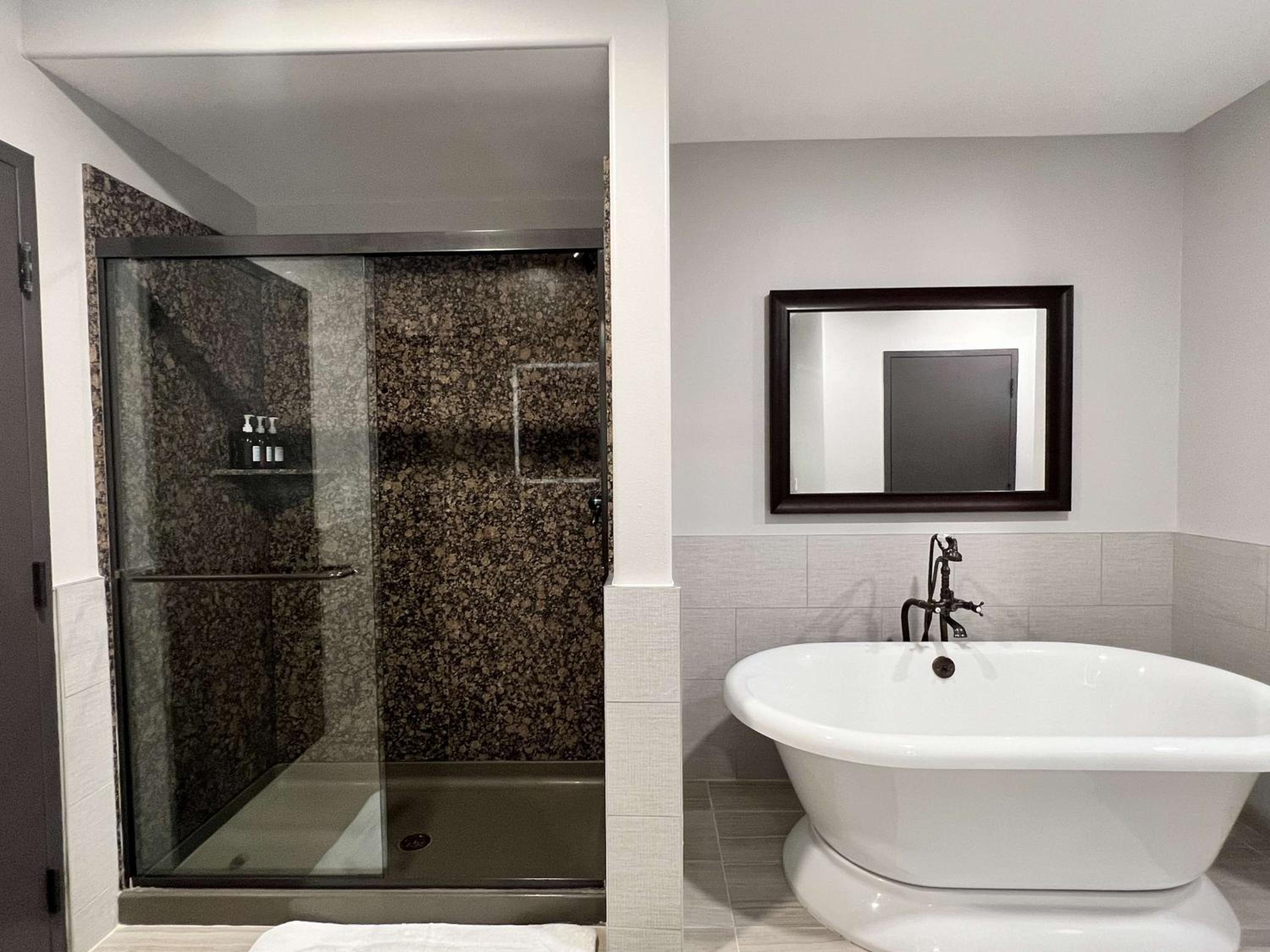 Lawrence Vacations - The Oread Lawrence, Tapestry Collection by Hilton - Property Image 5